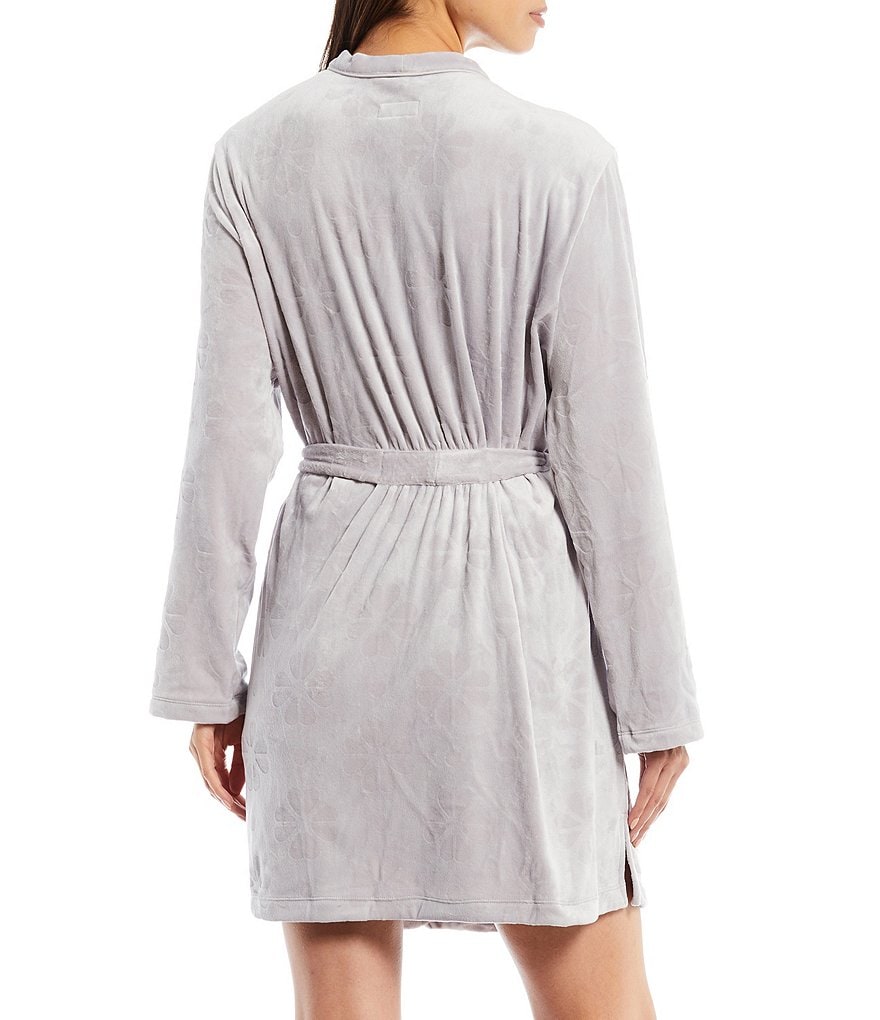 kate spade new york Plus Embossed Floral Plush Long Sleeve Flat Band Neck Self-Tie Short Wrap Robe