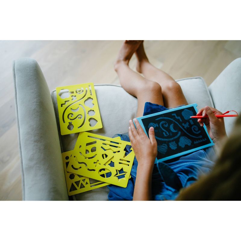 Chuckle & Roar Scribble Glow LCD Sketch Pad