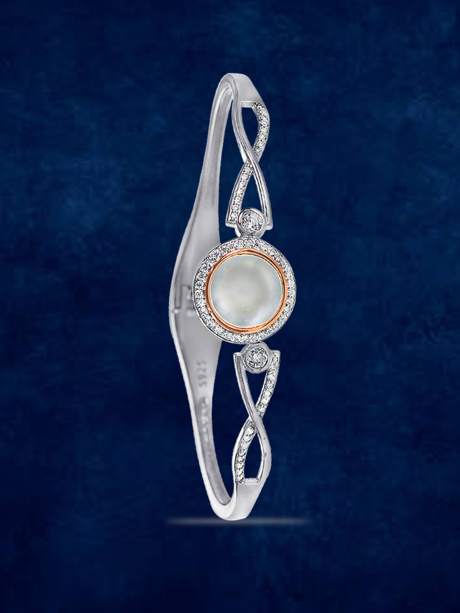 Taraash 925 Sterling Silver Round Design Bangle For Women