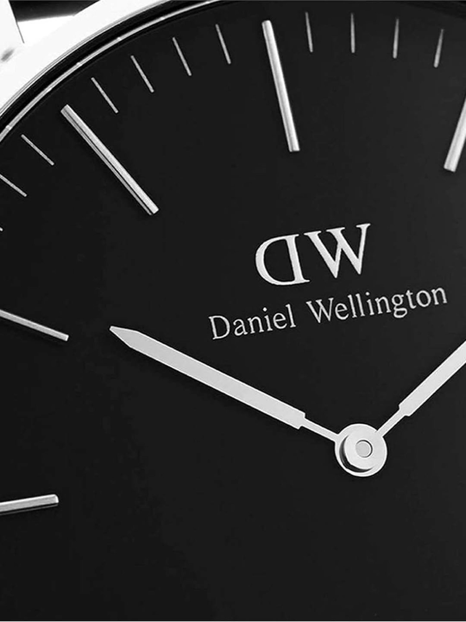 Daniel Wellington DW00100149 Classic Analog Watch for Men