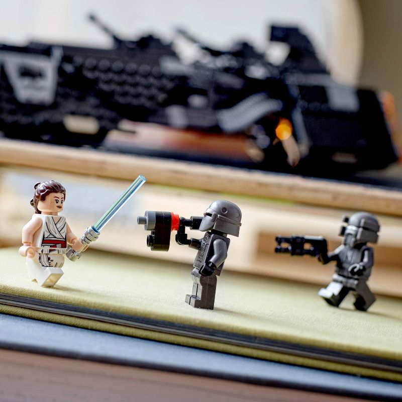 LEGO Star Wars: The Rise of Skywalker Knights of Ren Transport Ship Spacecraft Toy 75284