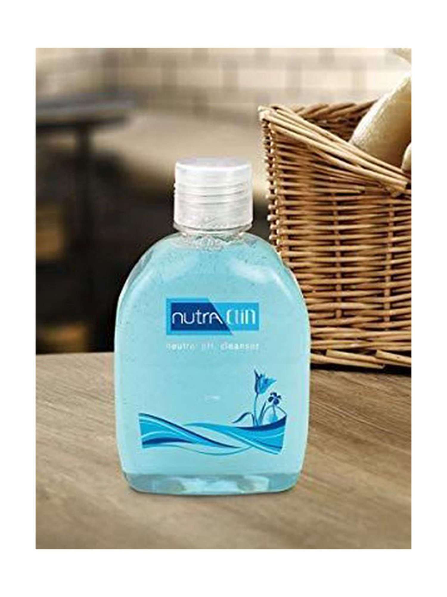 Nutraclin Neutral PH Cleanser - Pack of 4 (250 ml Each)