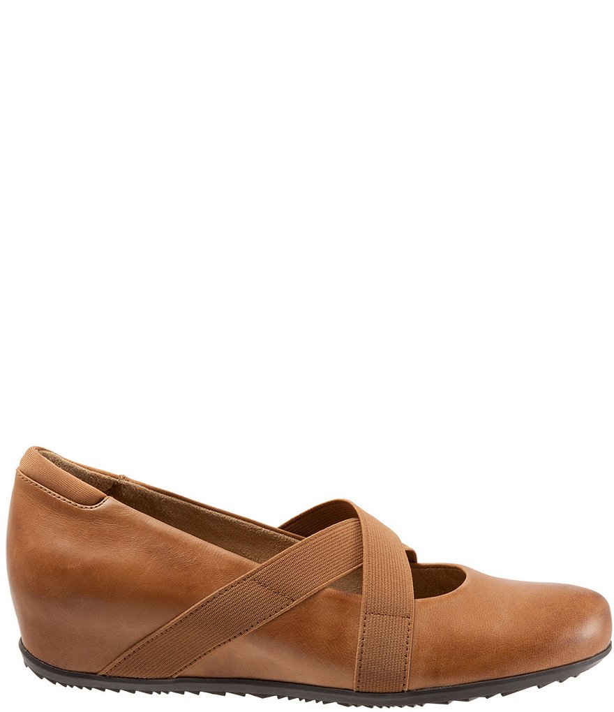 SoftWalk Waverly Leather Criss Cross Elastic Strap Slip-Ons