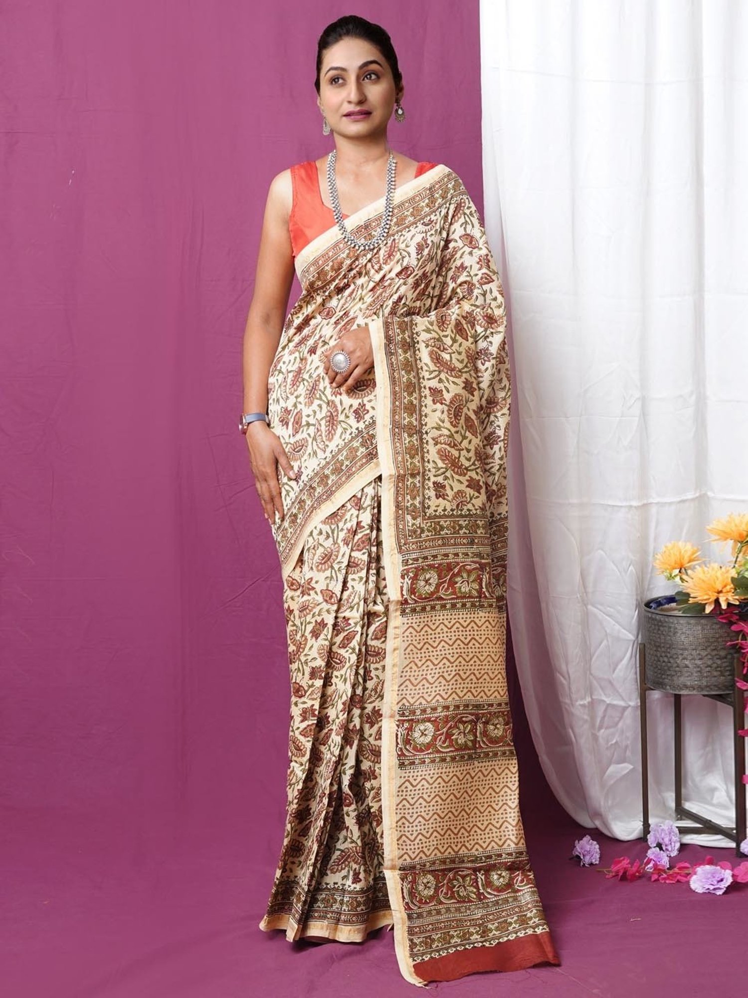 Unnati Silks Cream Printed Saree With Unstitched Blouse