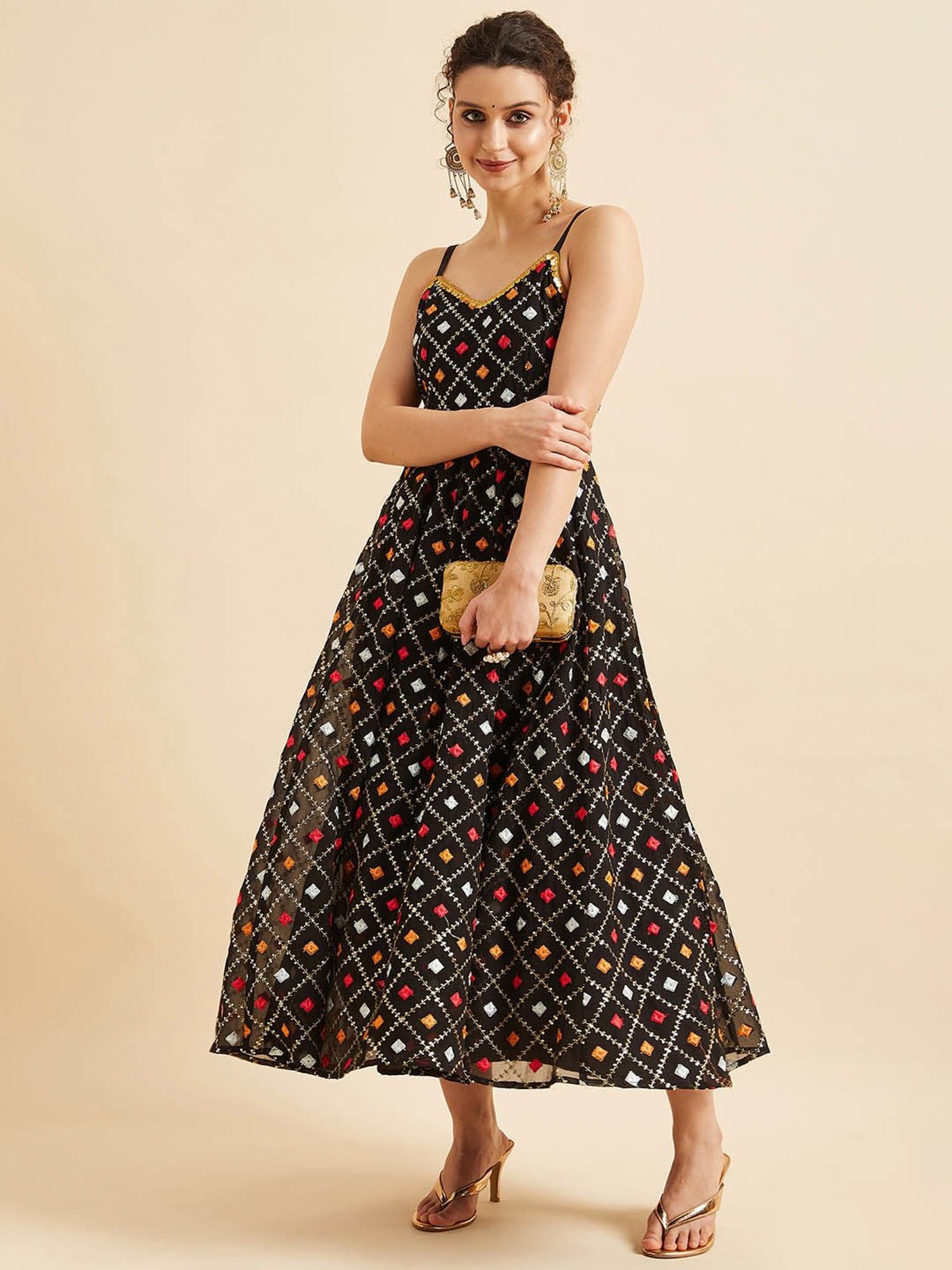 PANIT Black Embroiderd Ethnic Dress