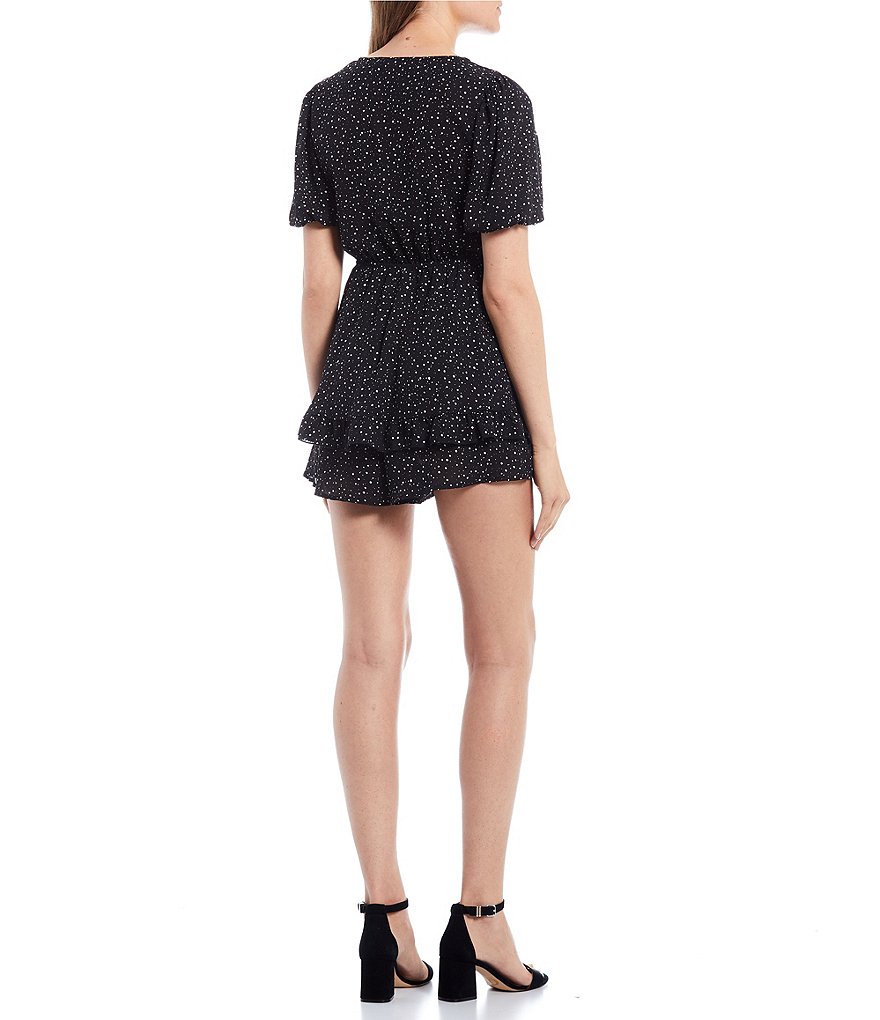 Allison & Kelly Short-Sleeve V-Neck Knot Front Double Hem Printed Romper