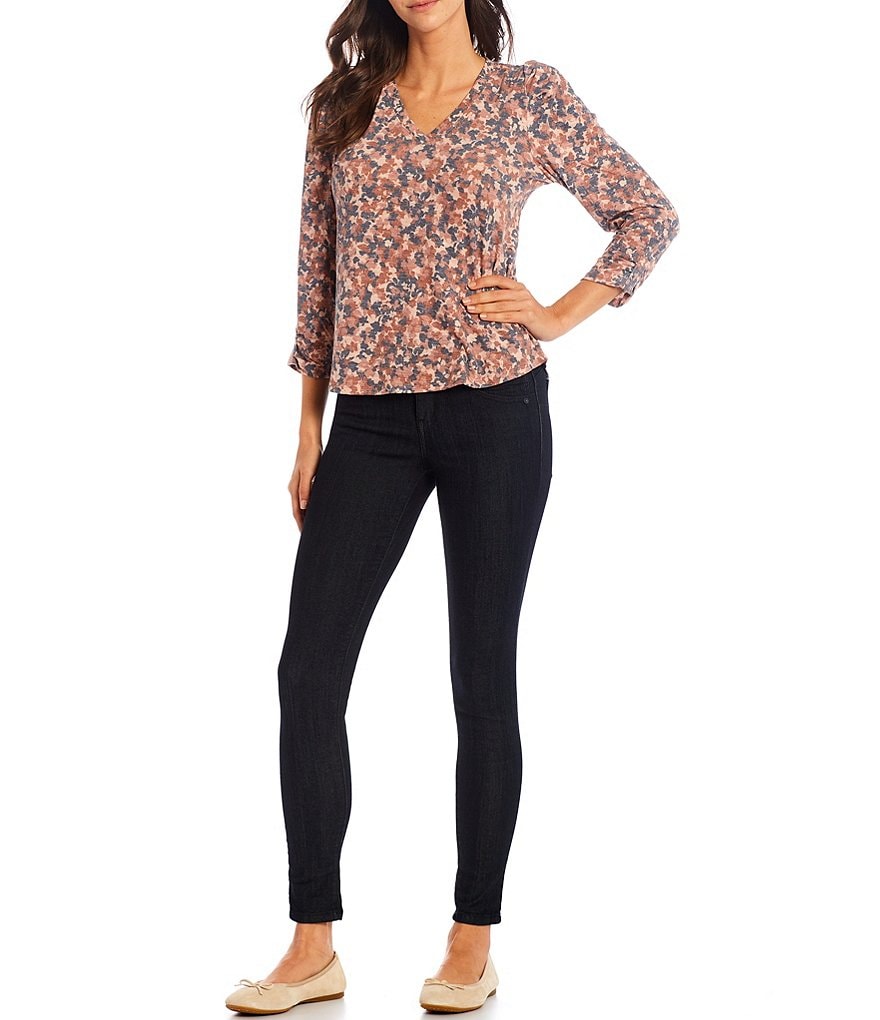 Democracy Floral Print 3/4 Puff Sleeve V-Neck Knit Top