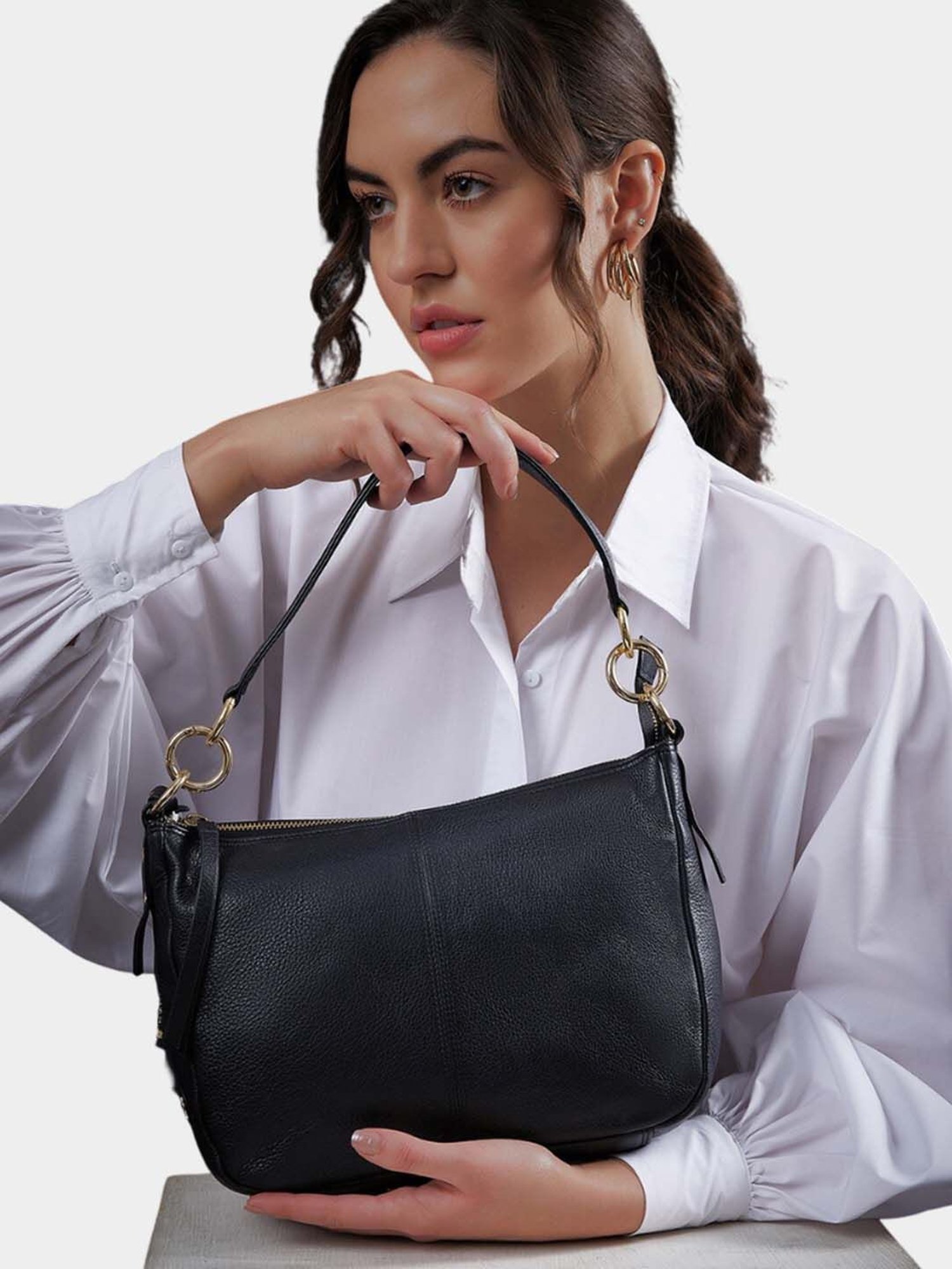 Tortoise Go Everywhere Jollie Black Solid Medium Shoulder Handbag