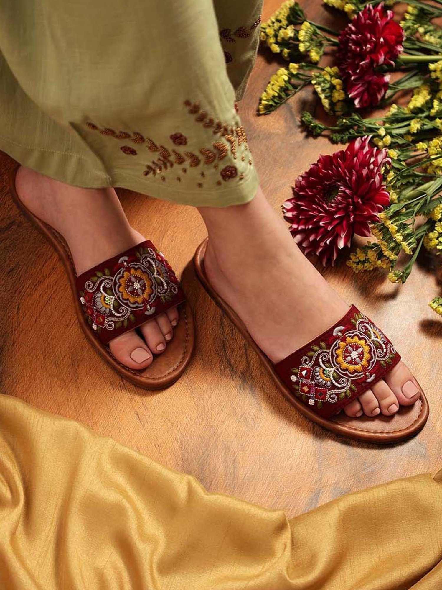 Kiana Women's Maroon Ethnic Sandals
