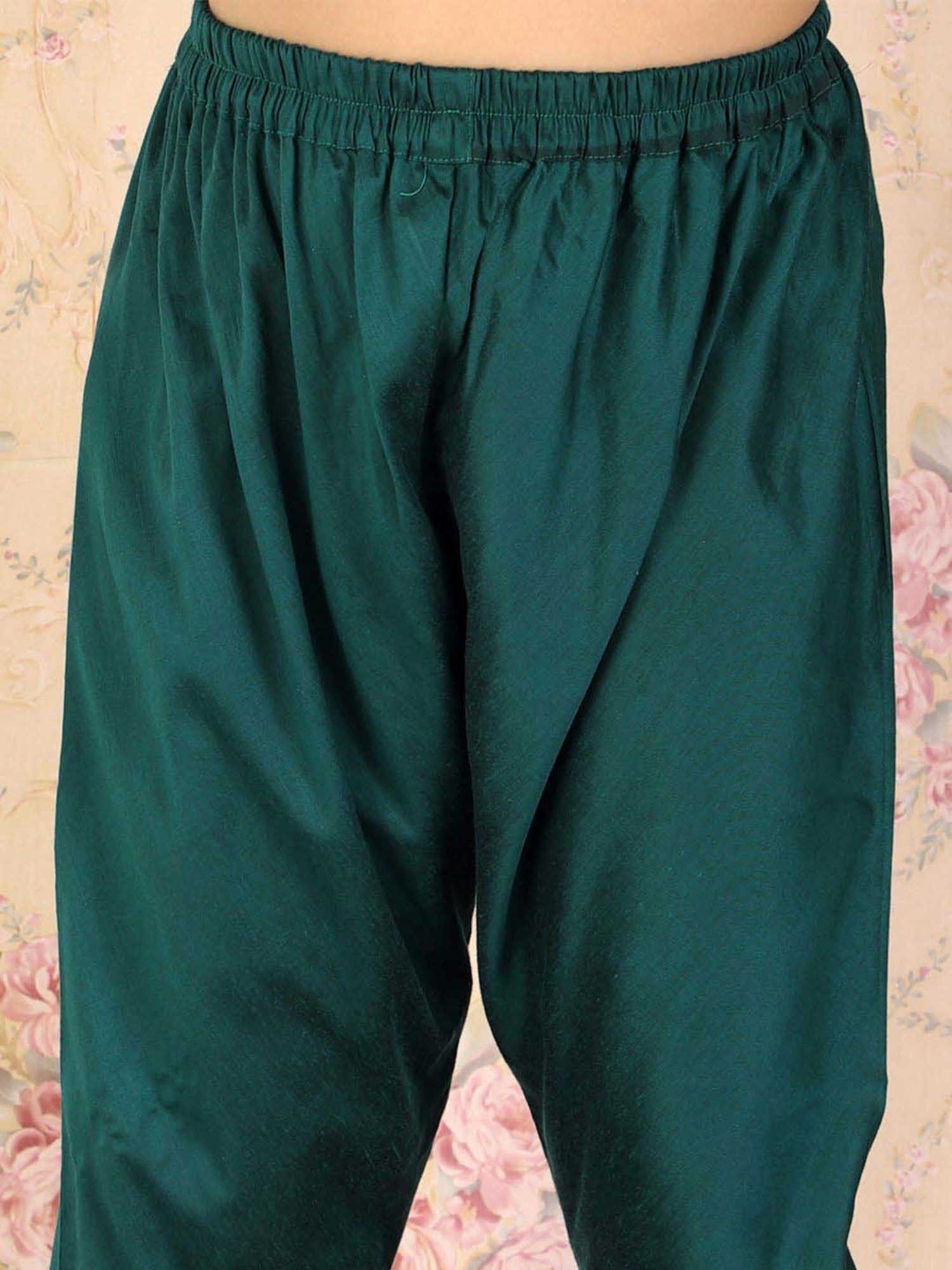 VASTRAMAY Girls Green Embroidery Clothing Sets