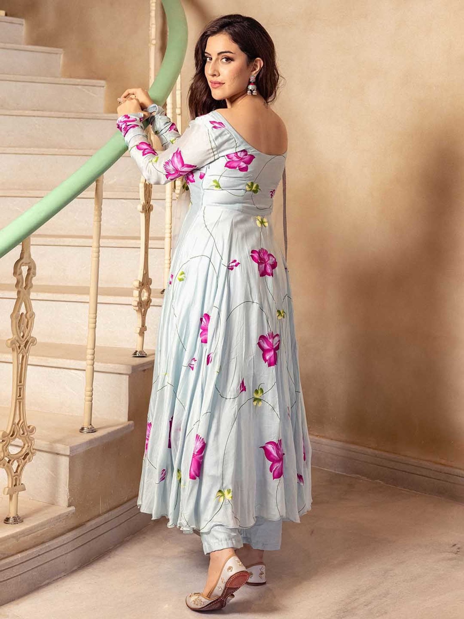 AACHHO Blue Varari Hand Painted Suit Set