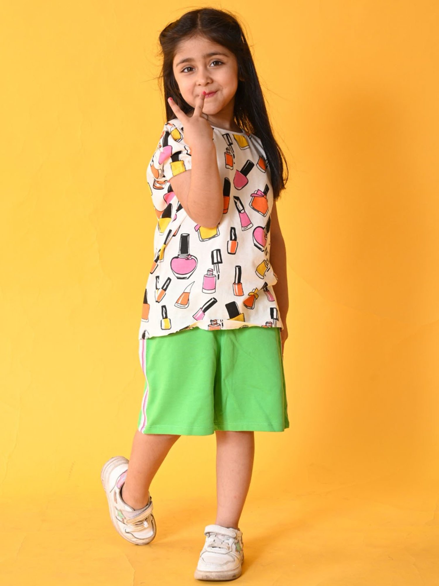 Anthrilo Kids White & Green Cotton Printed T-Shirt Set