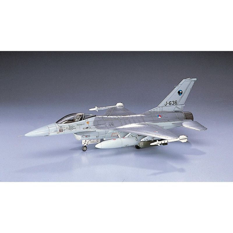 Hasegawa F-16A Plus Fighting Falcon Fighter Jet Aircraft 1/72 Scale Model Kit