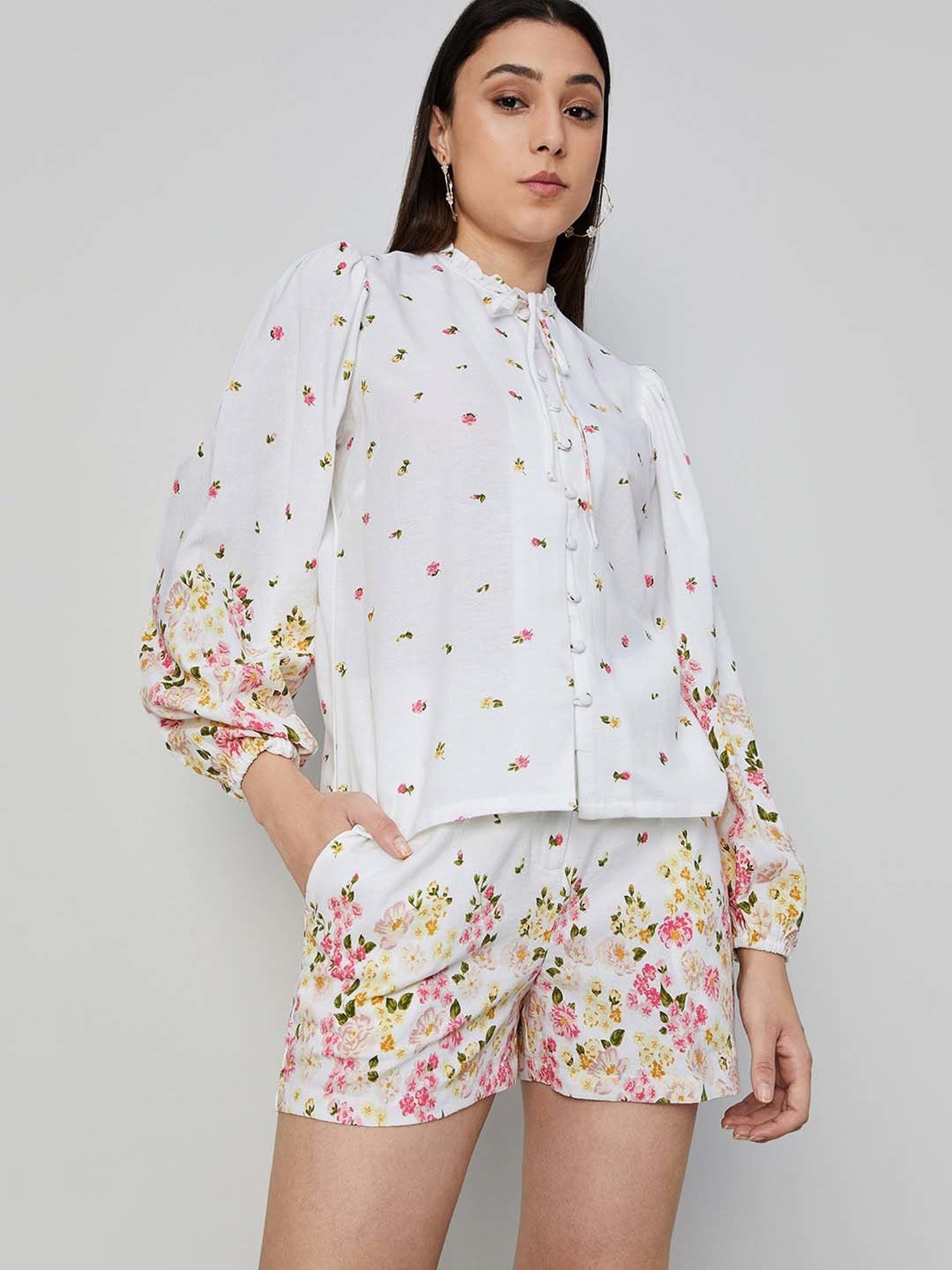 Code by Lifestyle Off-White Printed Top