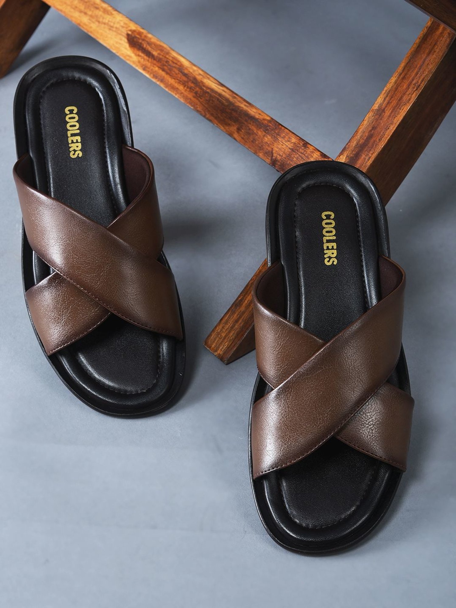 Coolers By Liberty Men's Brown Cross Strap Sandals
