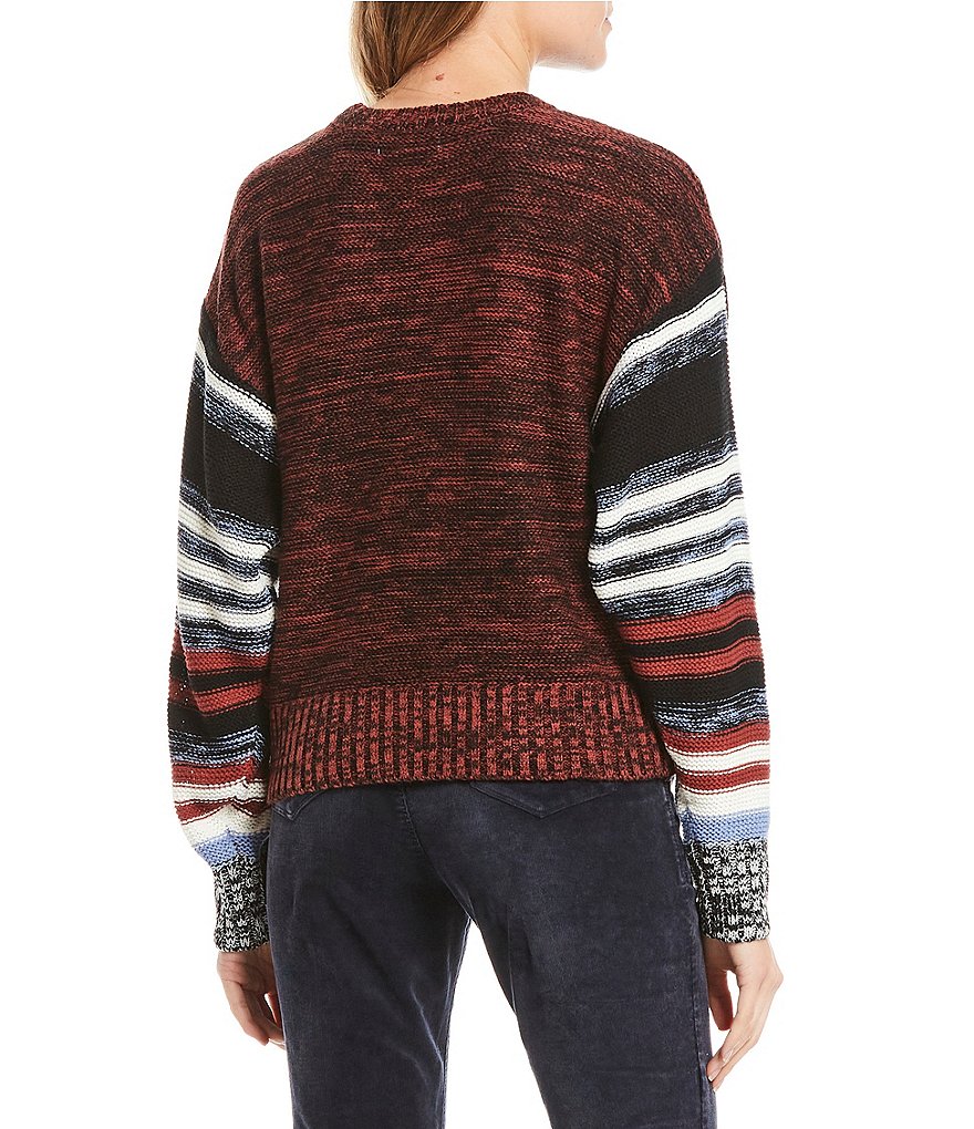 GB Round Neck Fuzzy Eyelash Sweater
