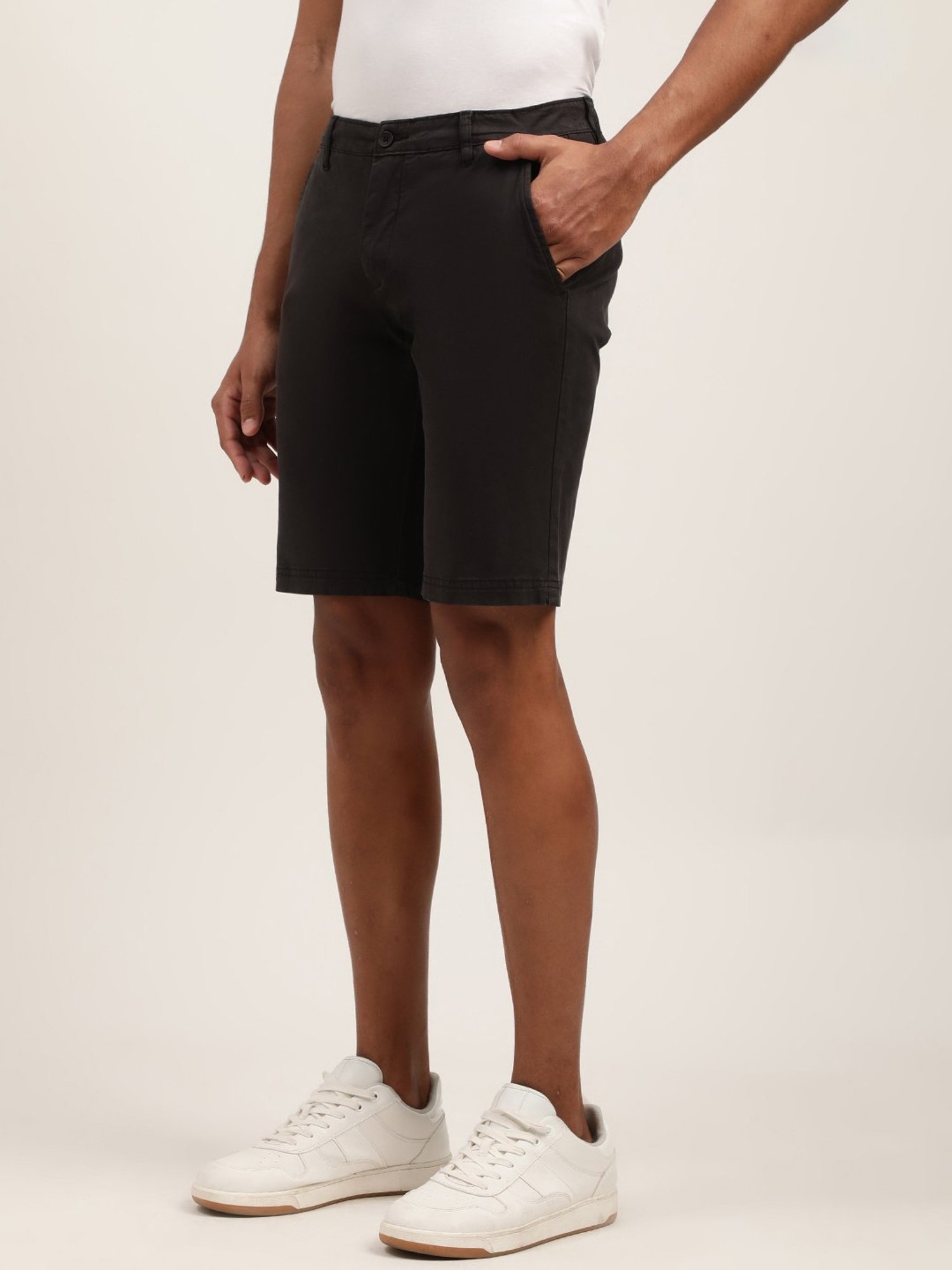Lindbergh Black Regular Fit Shorts