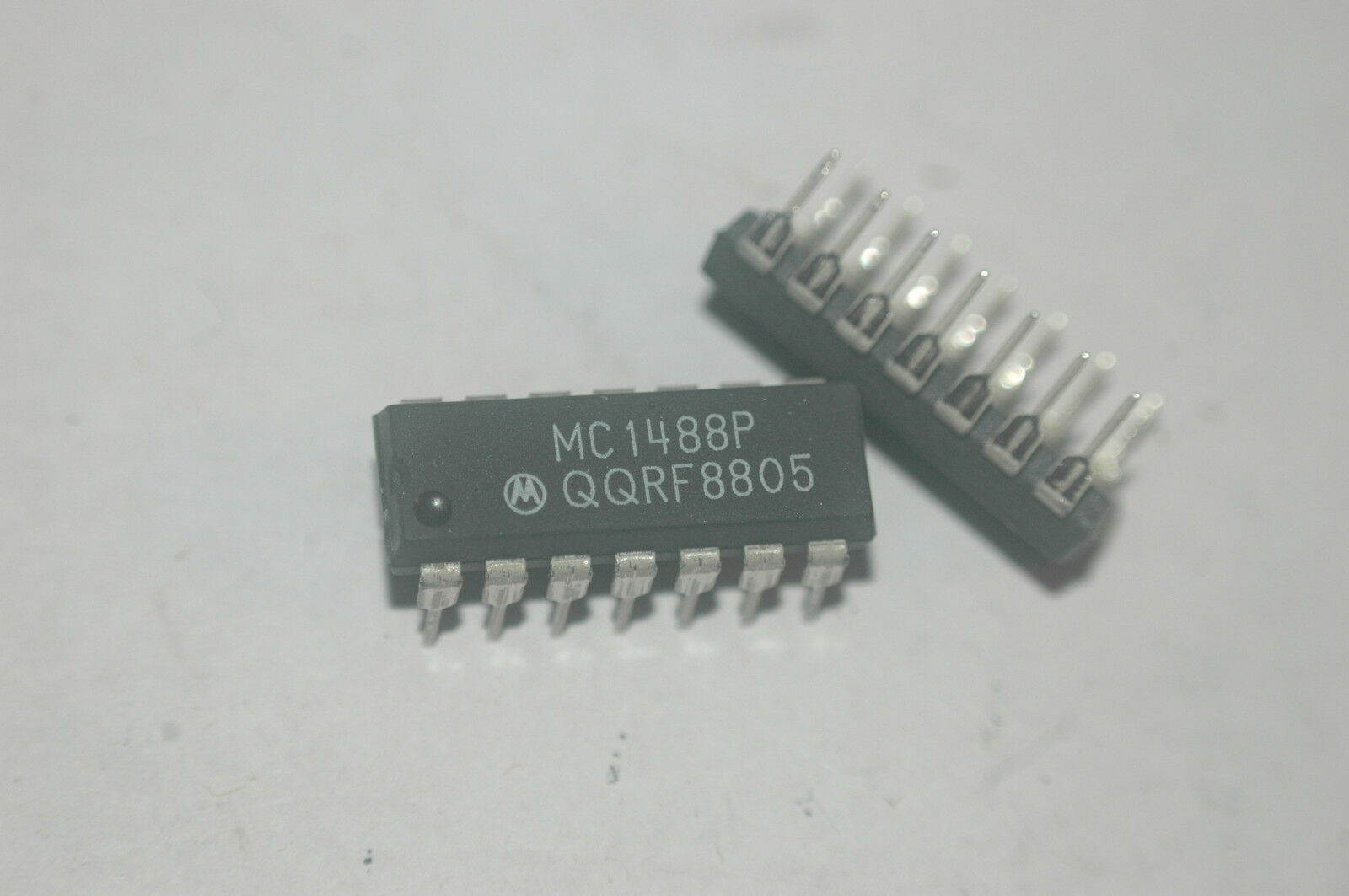 MOTOROLA MC1488P  Quad Line Driver RS232 14-Pin Dip 1488 New Lot Quantity-100