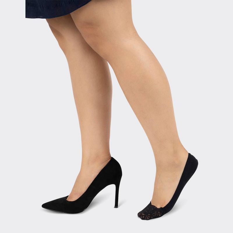 Peds Women's Lace Top Extreme Low 2pk Liner Socks - Black 5-10