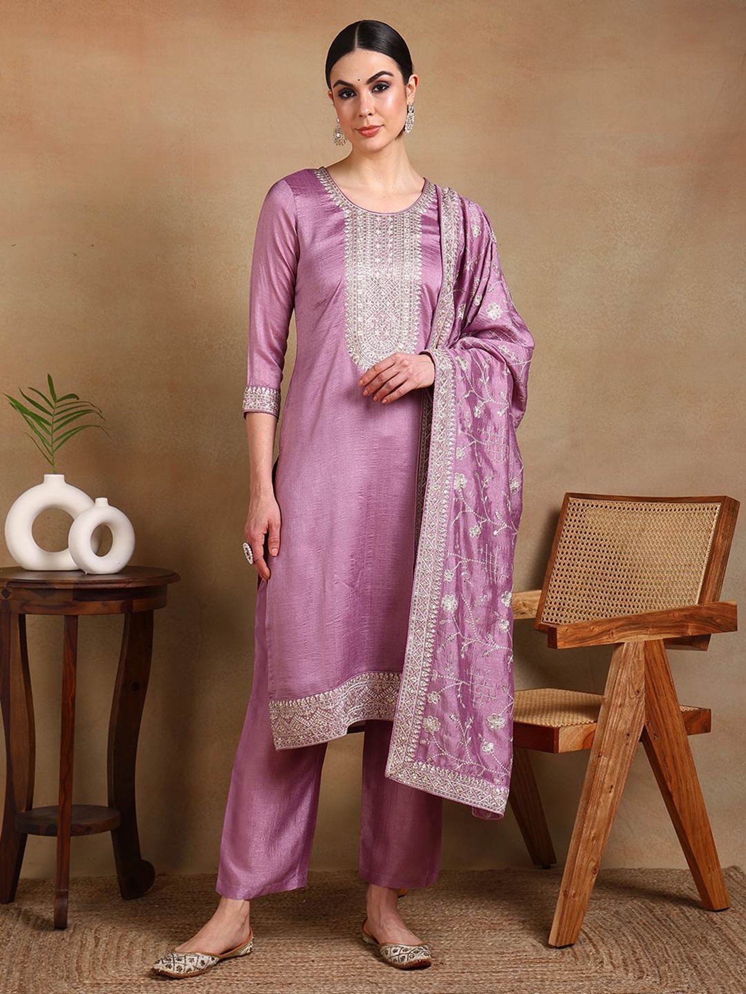 Vaamsi Lavender Silk Embroidered Kurta With Pant & Dupatta