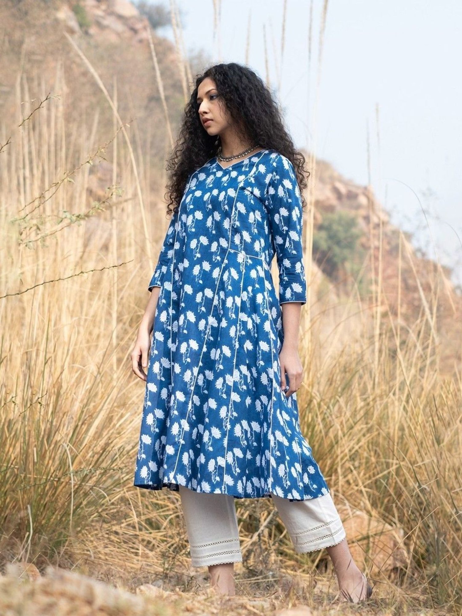 Akiso Neela Indigo Block Printed Panelled Anarkali Kurta With White Piping Detail