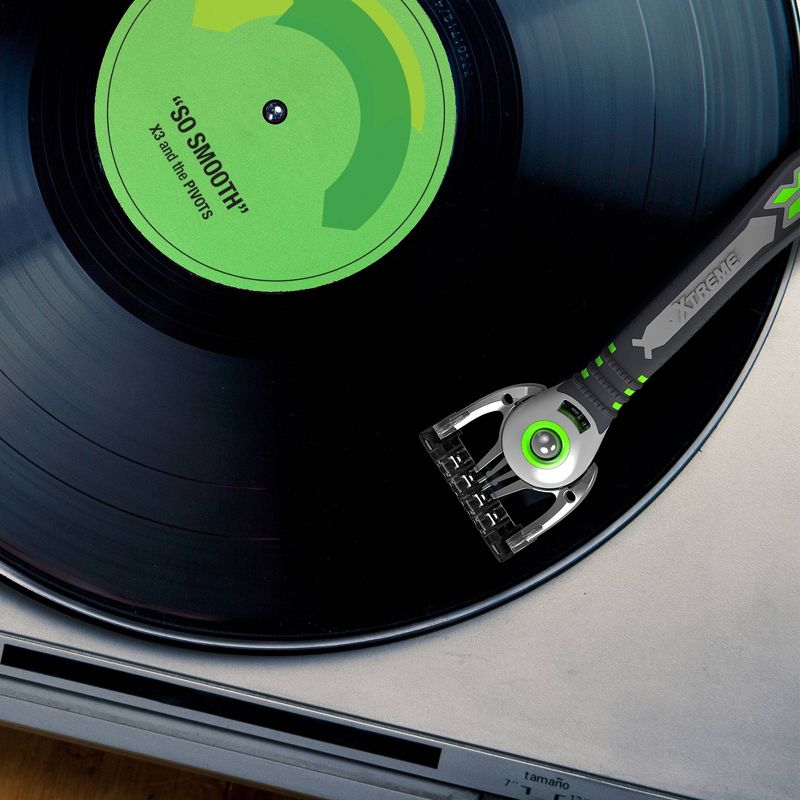 Schick Xtreme 3 PivotBall Disposable Razors for Men - 3ct