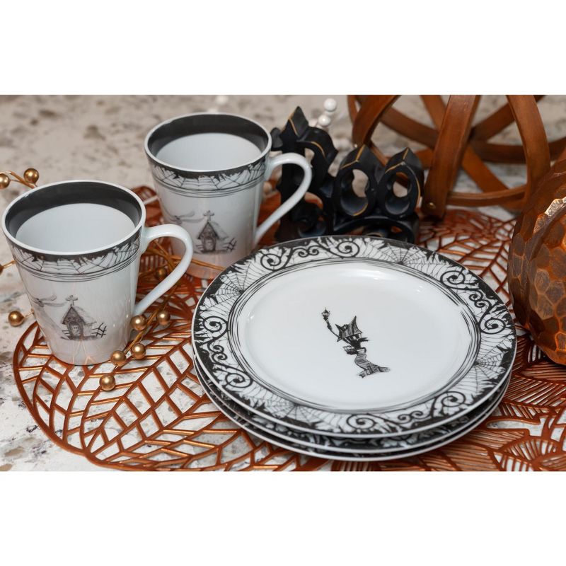 Robe Factory LLC The Nightmare Before Christmas 16-Piece Ceramic Dinnerware Set