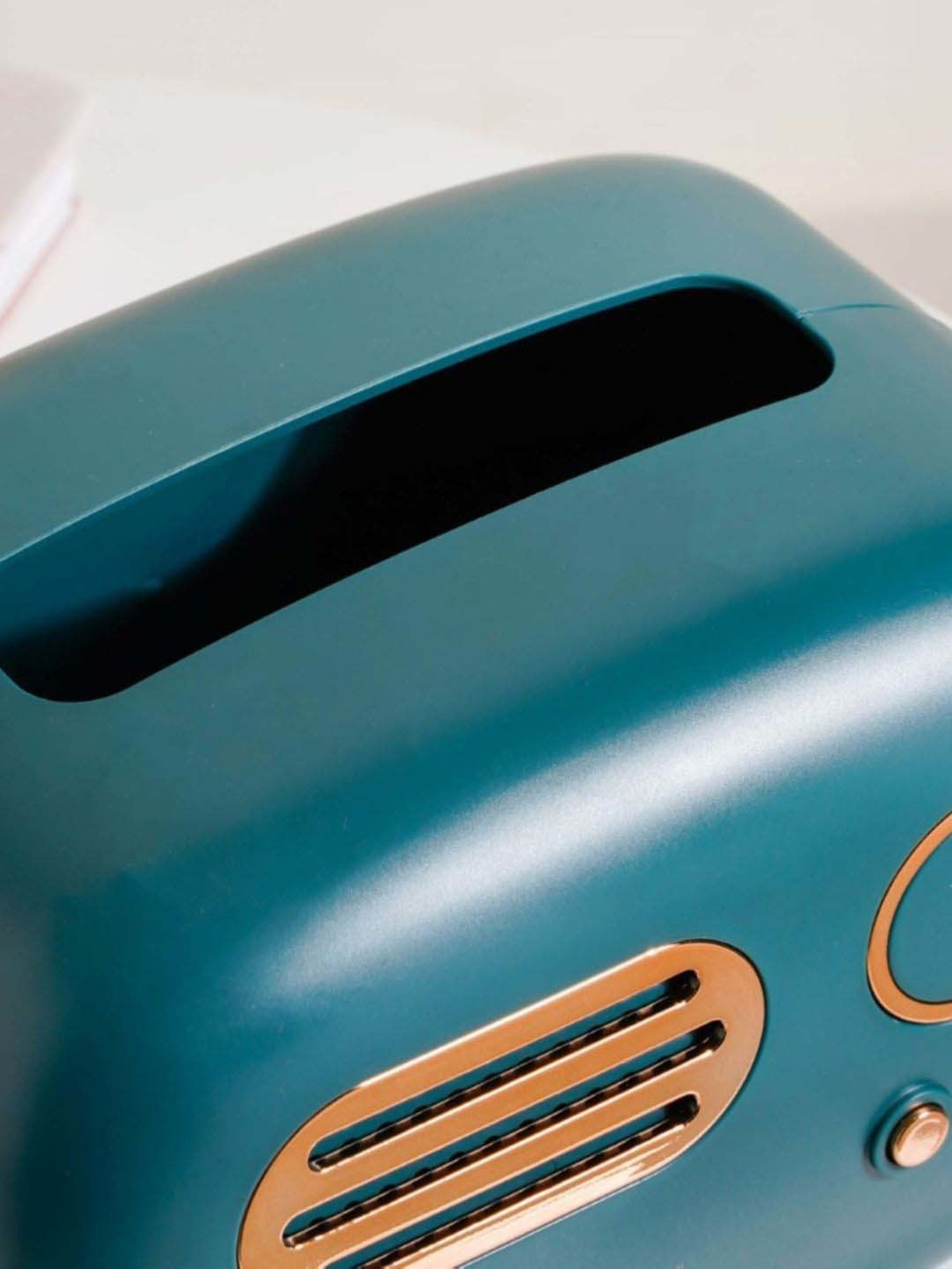 Nestasia Premium Quality PVC Made Vintage Radio Transistor Shaped Teal Tissue Box for Dining Room