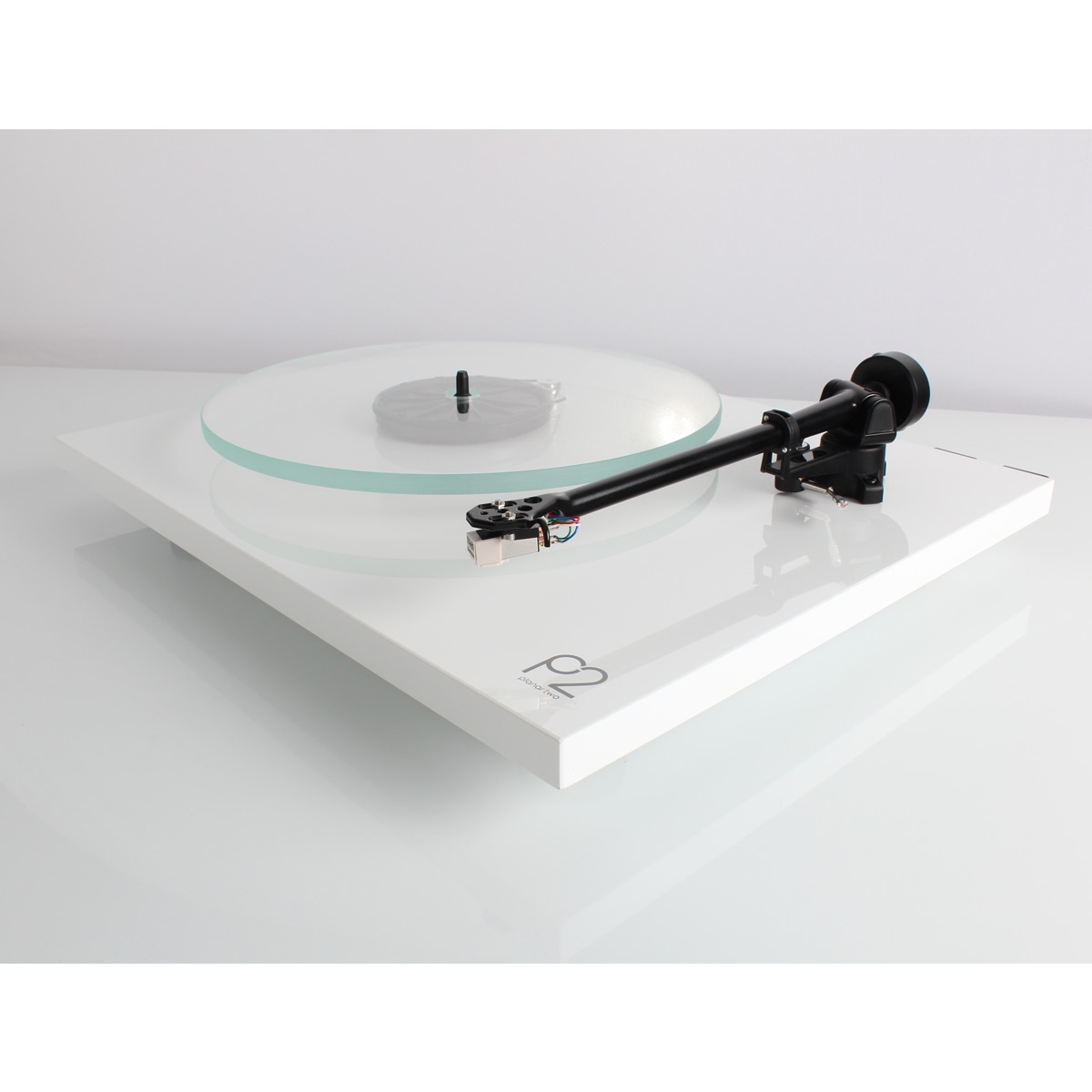 Rega Planar 2 Turntable (Gloss White)