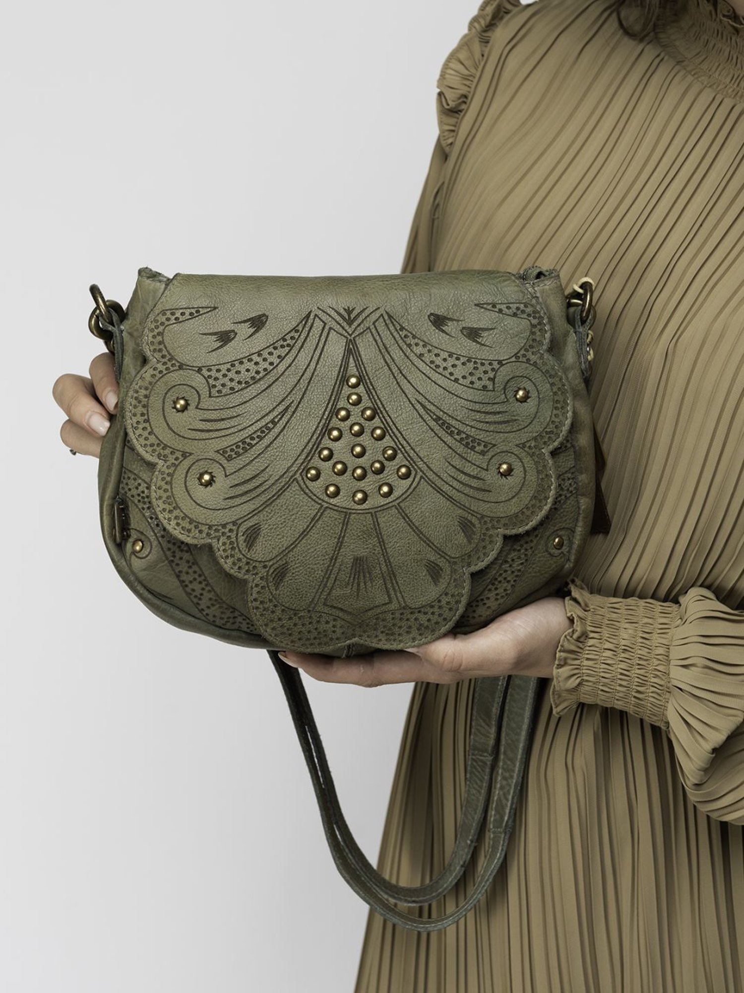 Art N Vintage Carob Olive Leather Textured Small Sling Handbag