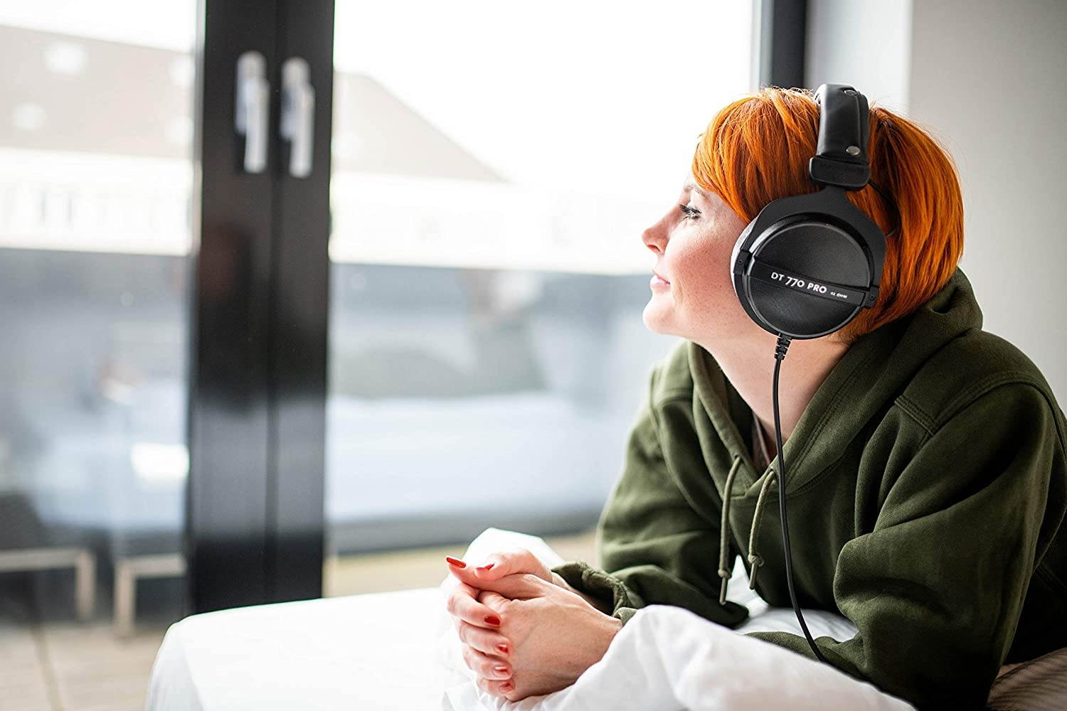 Beyerdynamic DT 770 Pro 32 ohm Professional Studio Headphones with 6Ave Headphone Cleaning Kit and Extended Warranty