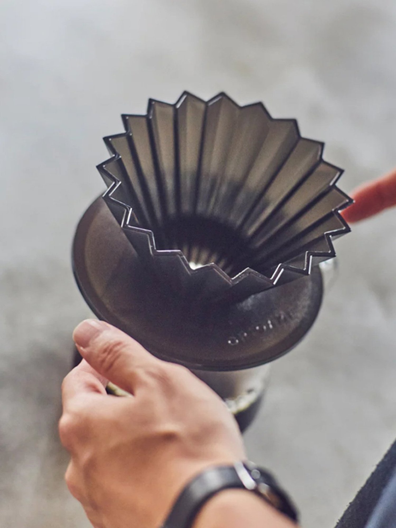 Orgami Dripper Holder - Black Resin (Black)