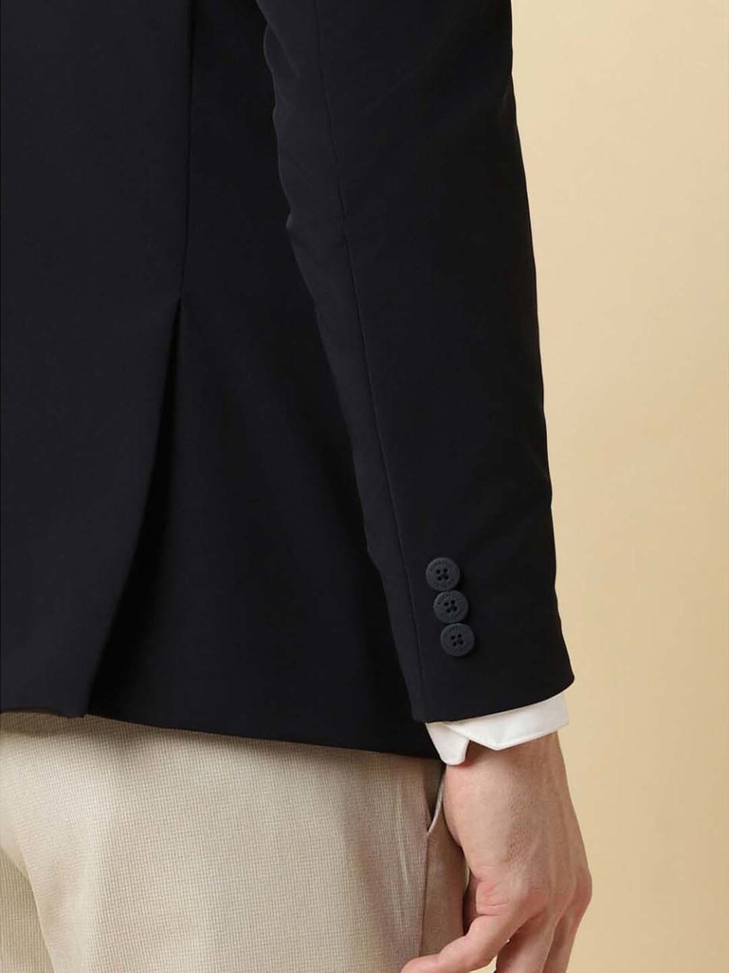 Arrow Sports Green Regular Fit Texture Waistcoat