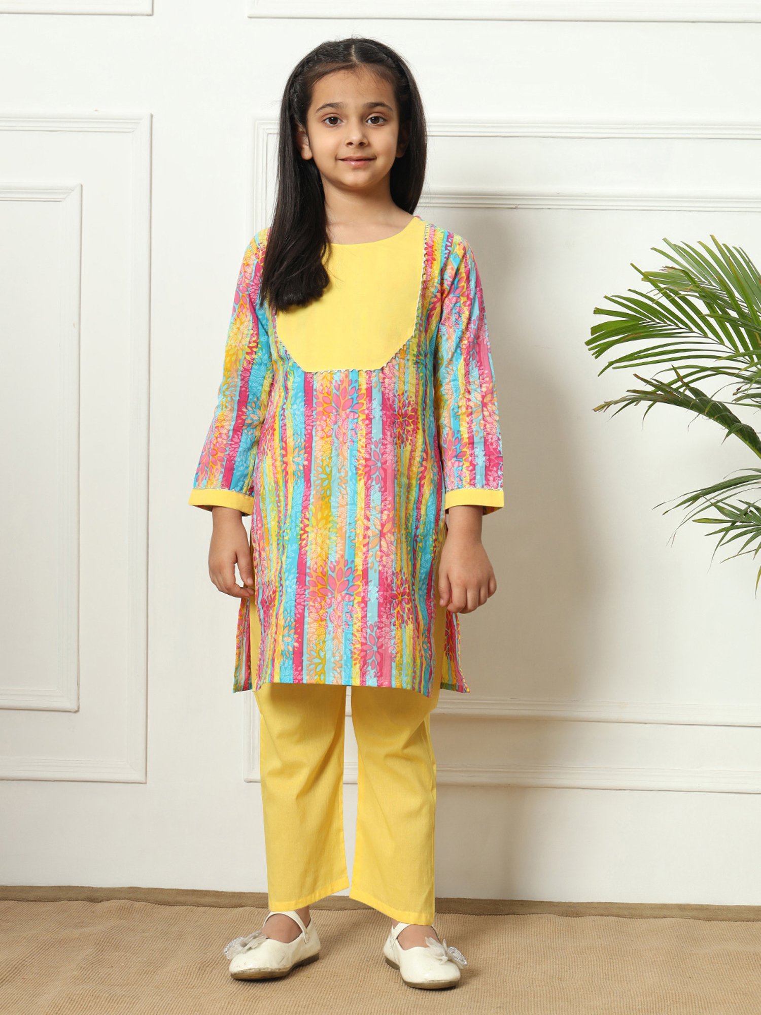READIPRINT FASHIONS Kids Yellow & Blue Printed Kurti with Pants