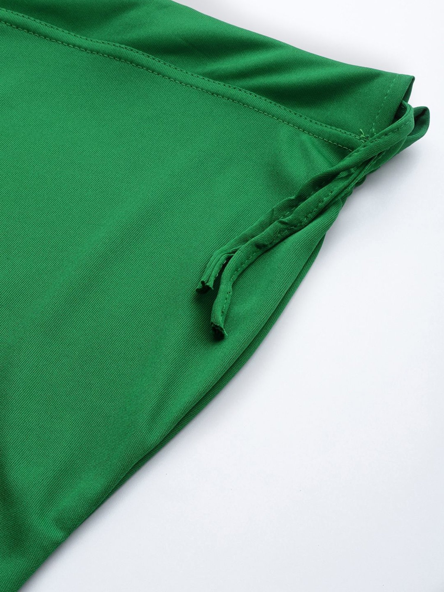 Ms.Lingies Green Plain Saree Shapewear