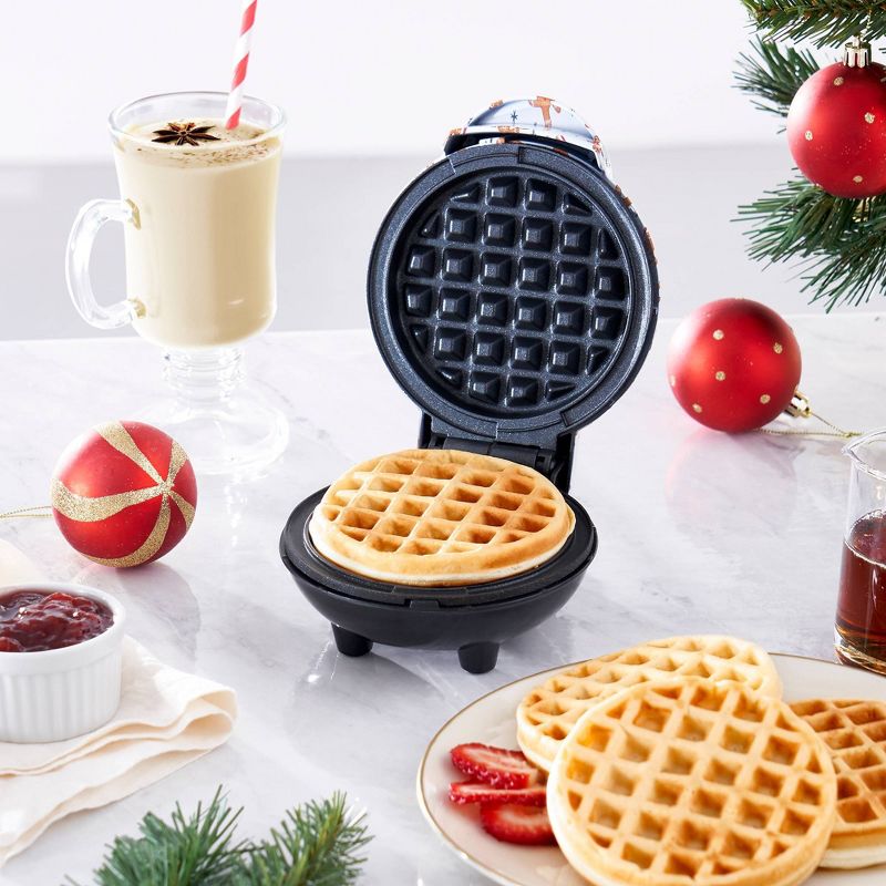 Dash Wonderful Mini Waffle Gift Set