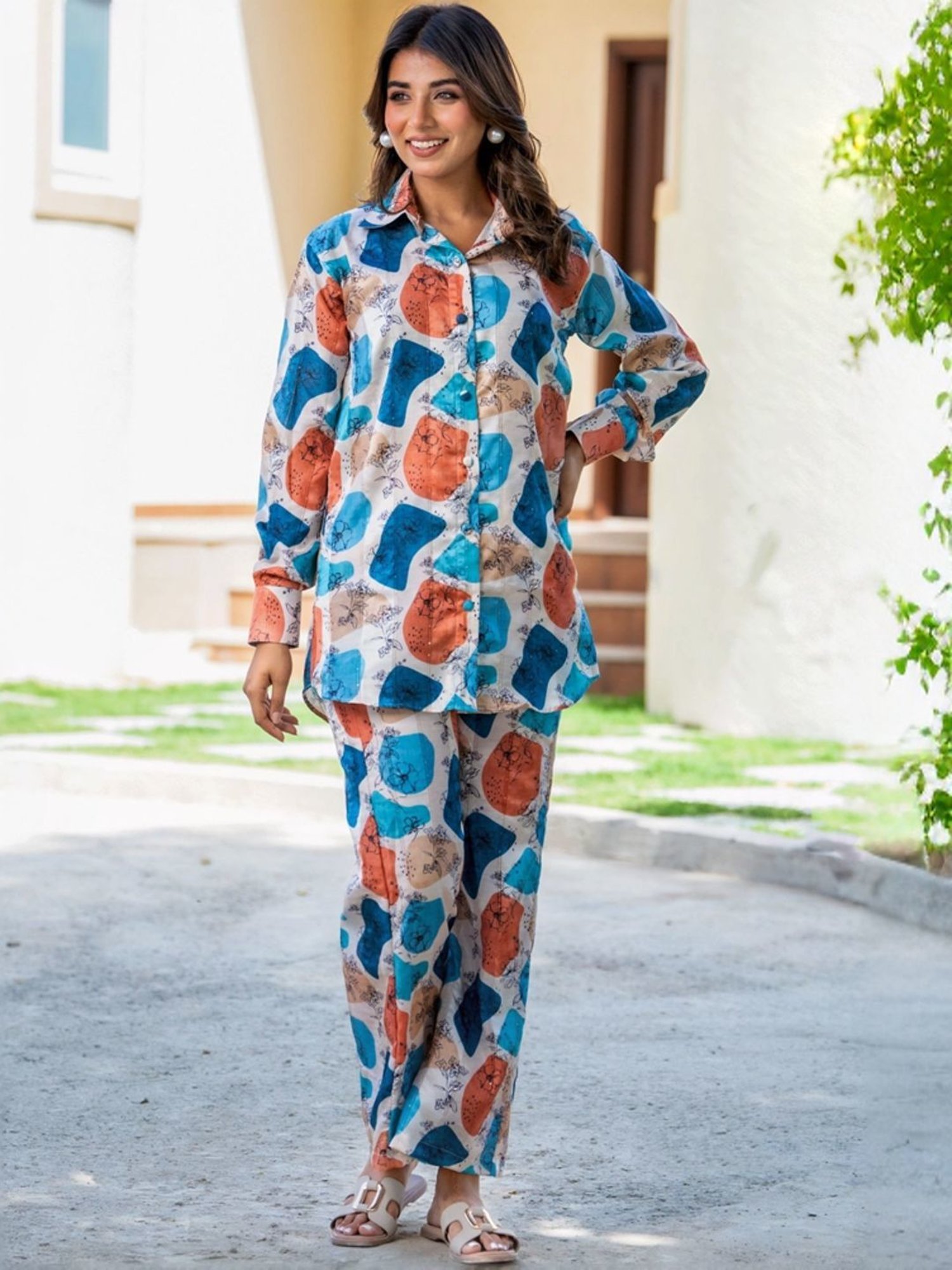 HOUSE OF JAMOTI White & Blue Printed Tunic Palazzo Set