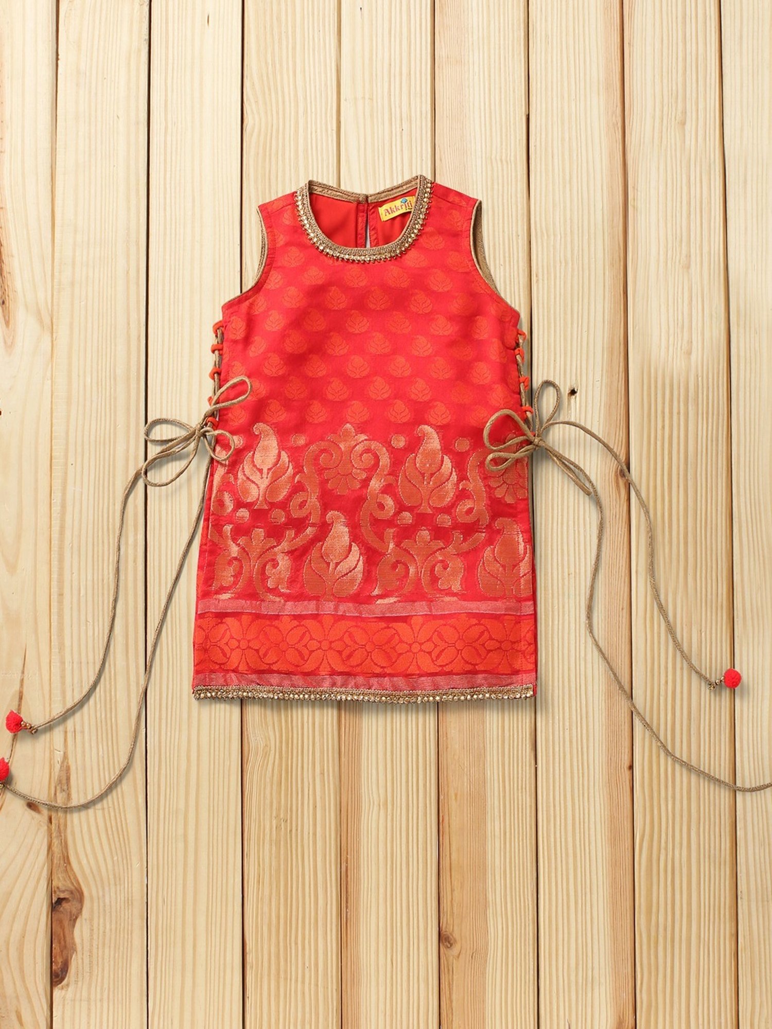 TWISHA Red Self Clothing Set