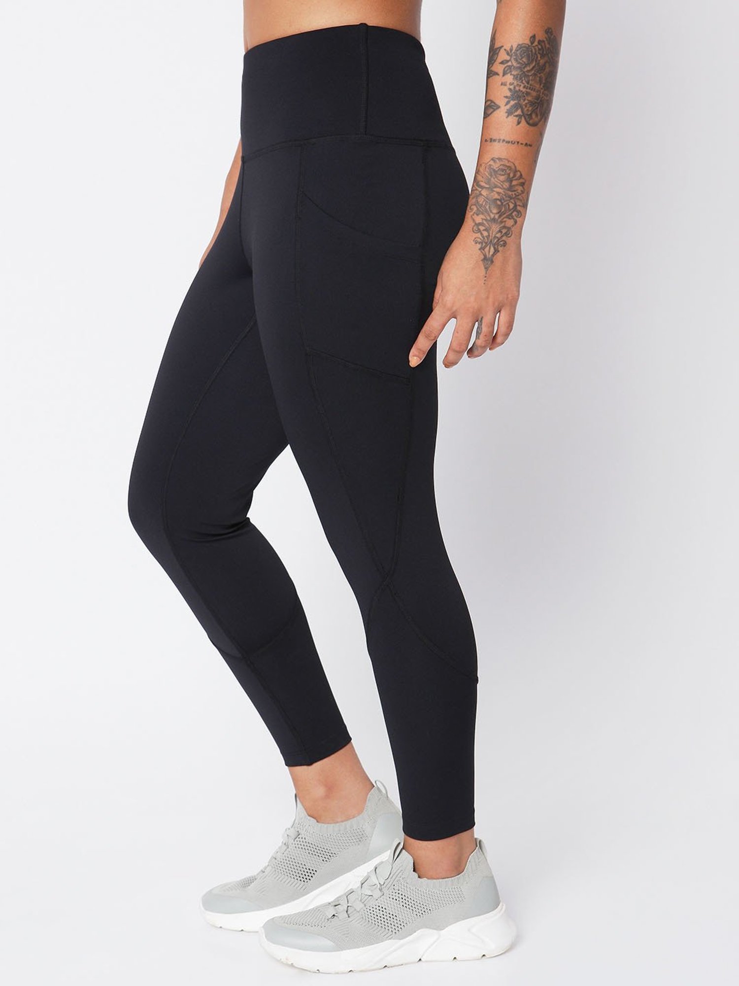 SILVERTRAQ Black Relaxed Fit Leggings