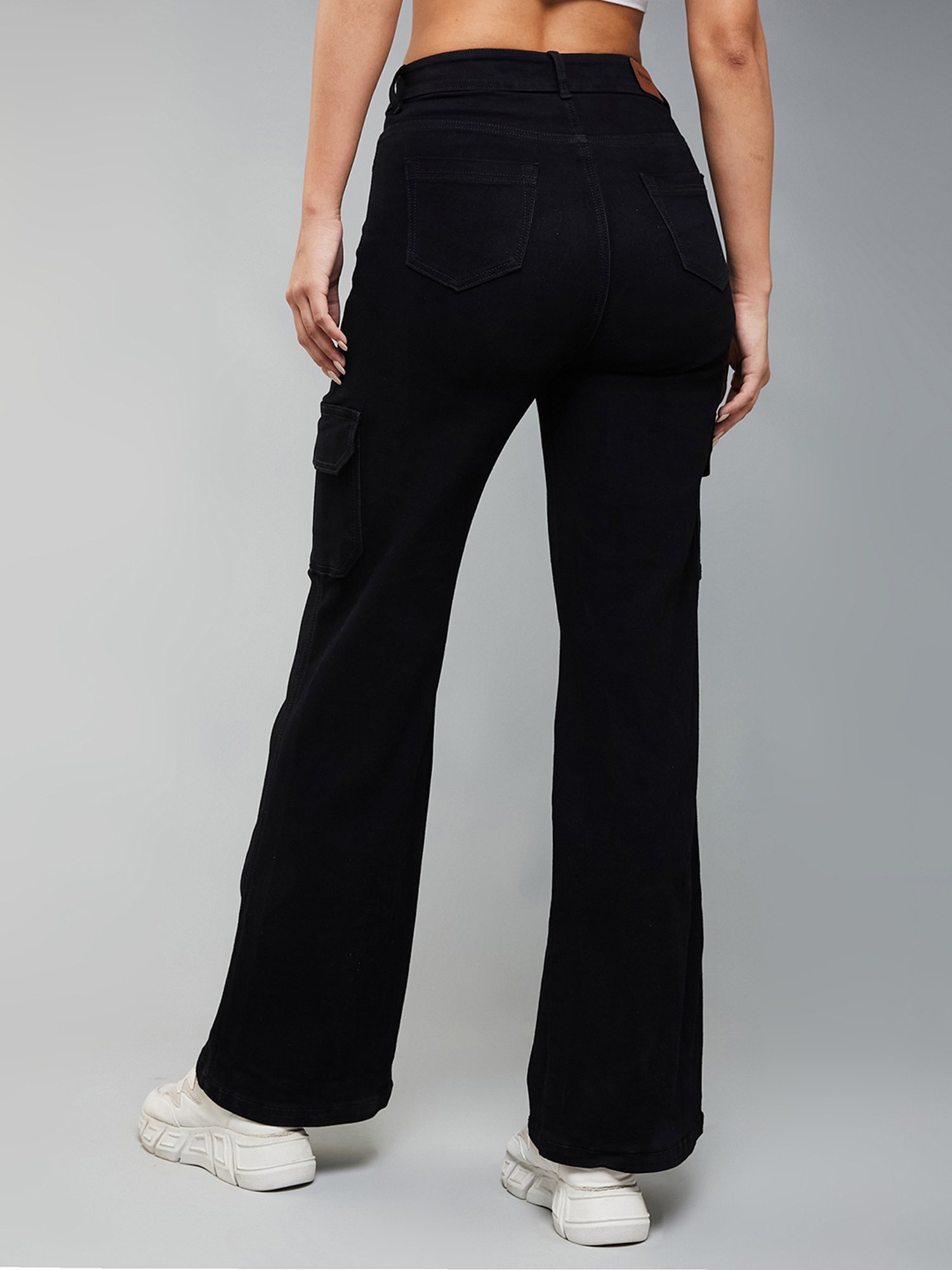 DOLCE CRUDO Black High Rise Stretchable Cargo Jeans