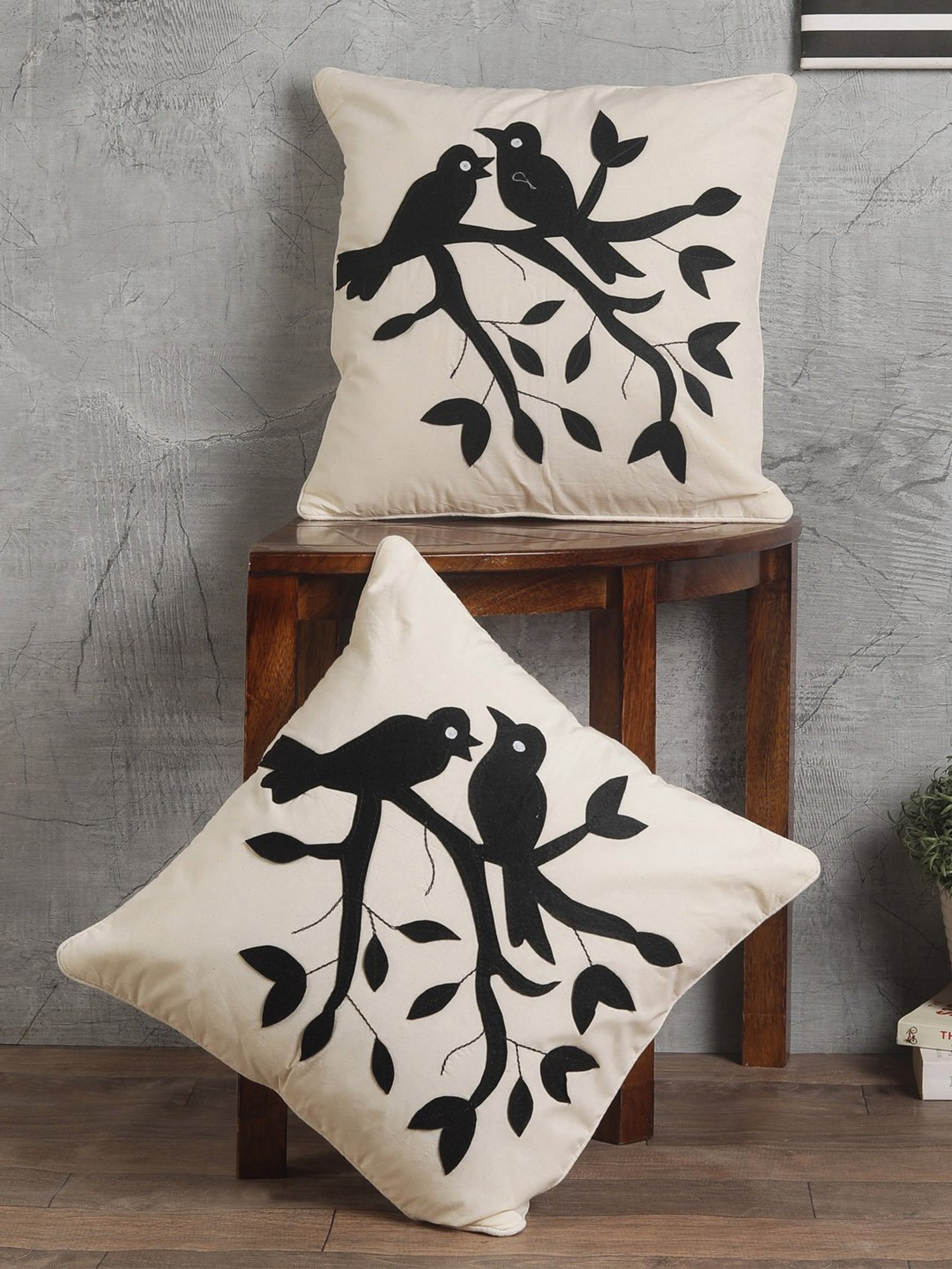 VarEesha Multicolor Cotton Cushion Cover - Set of 2