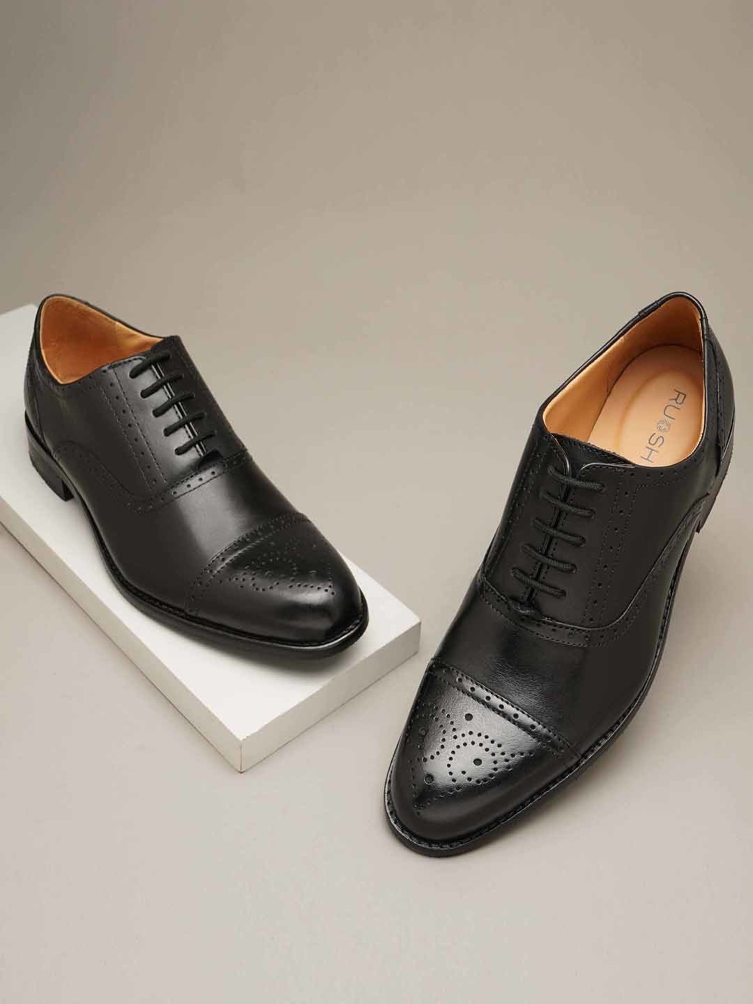 Ruosh Men's Black Oxford Shoes