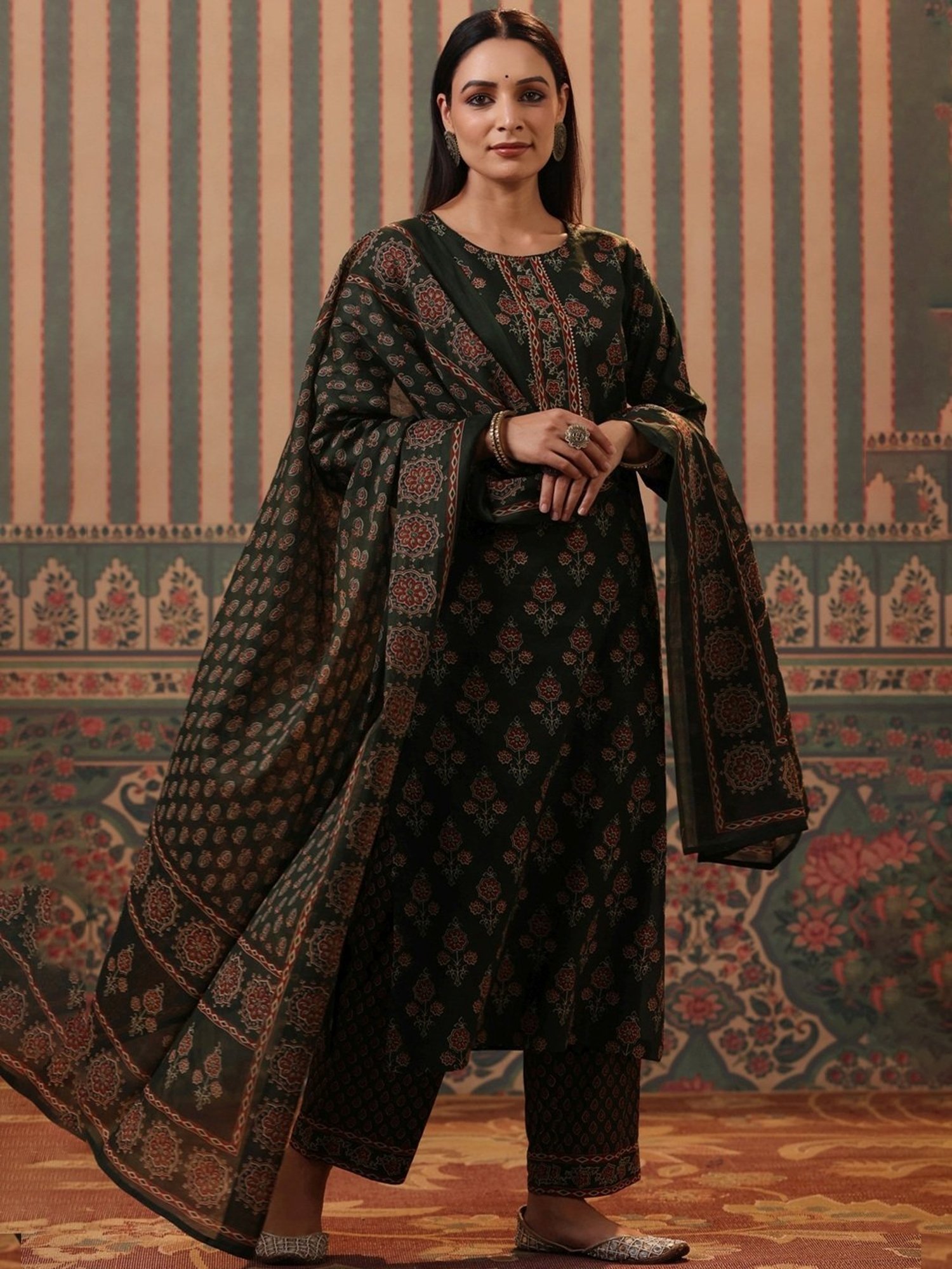 Rain and Rainbow Green Cotton Printed Kurta Pant Set With Dupatta