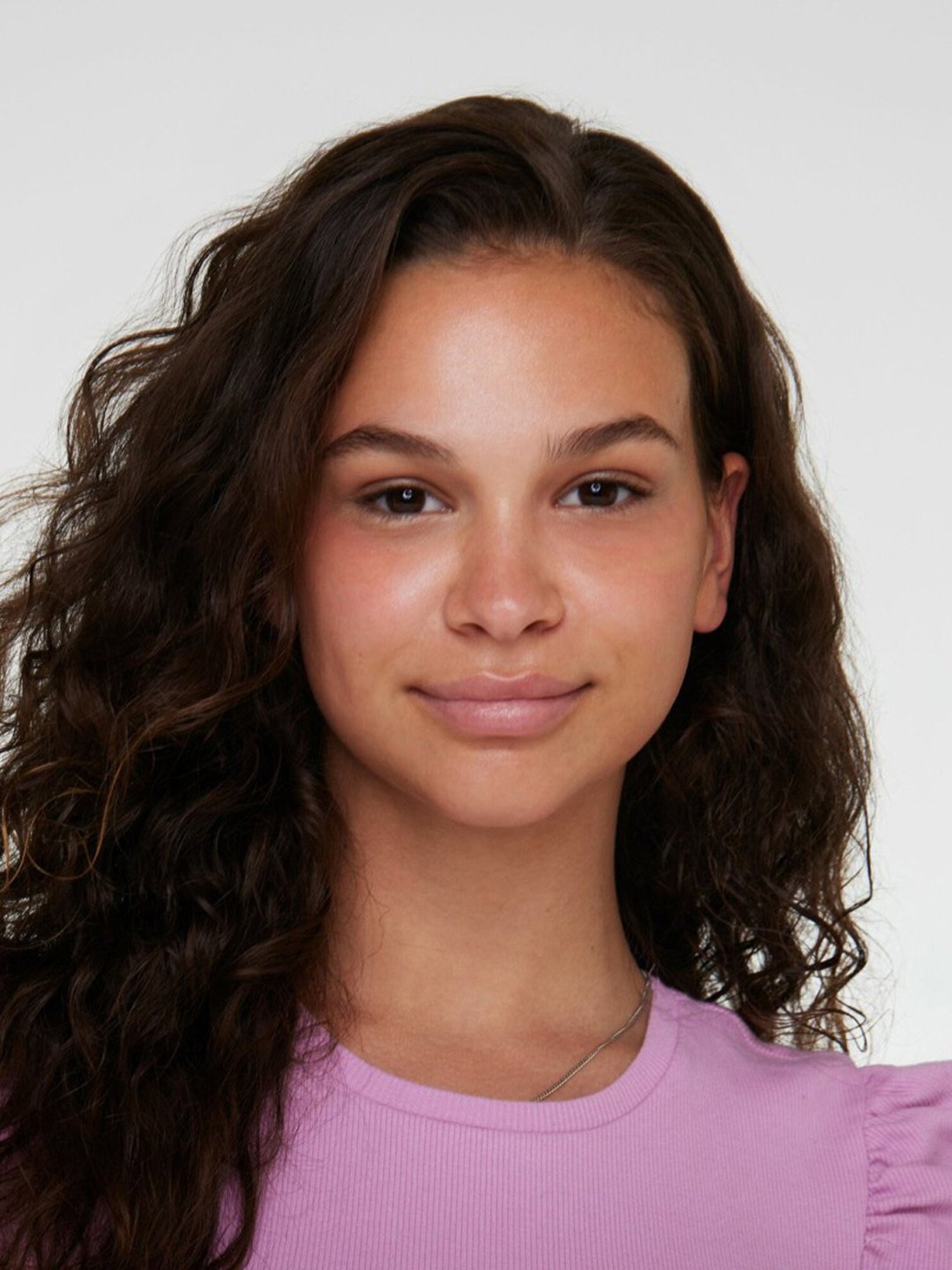 Essence Cute As Shell Face Glow Booster - 30 ml