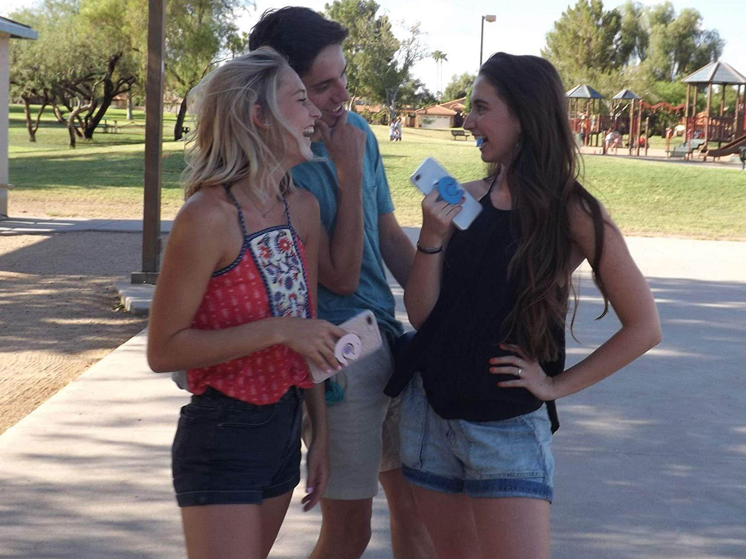 Flexy Grips Fitting Phone Grip Clearly Real