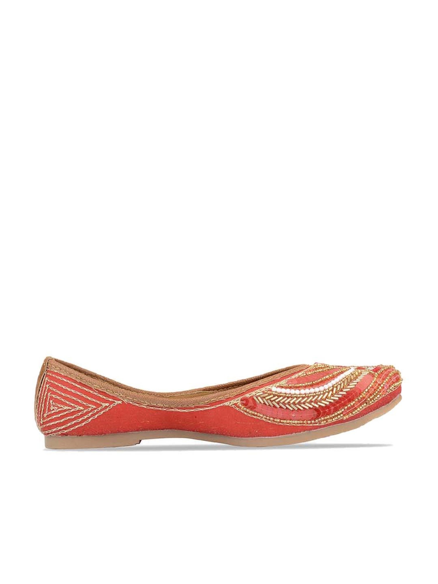 Desi Colour Women's Red Ethnic Juttis