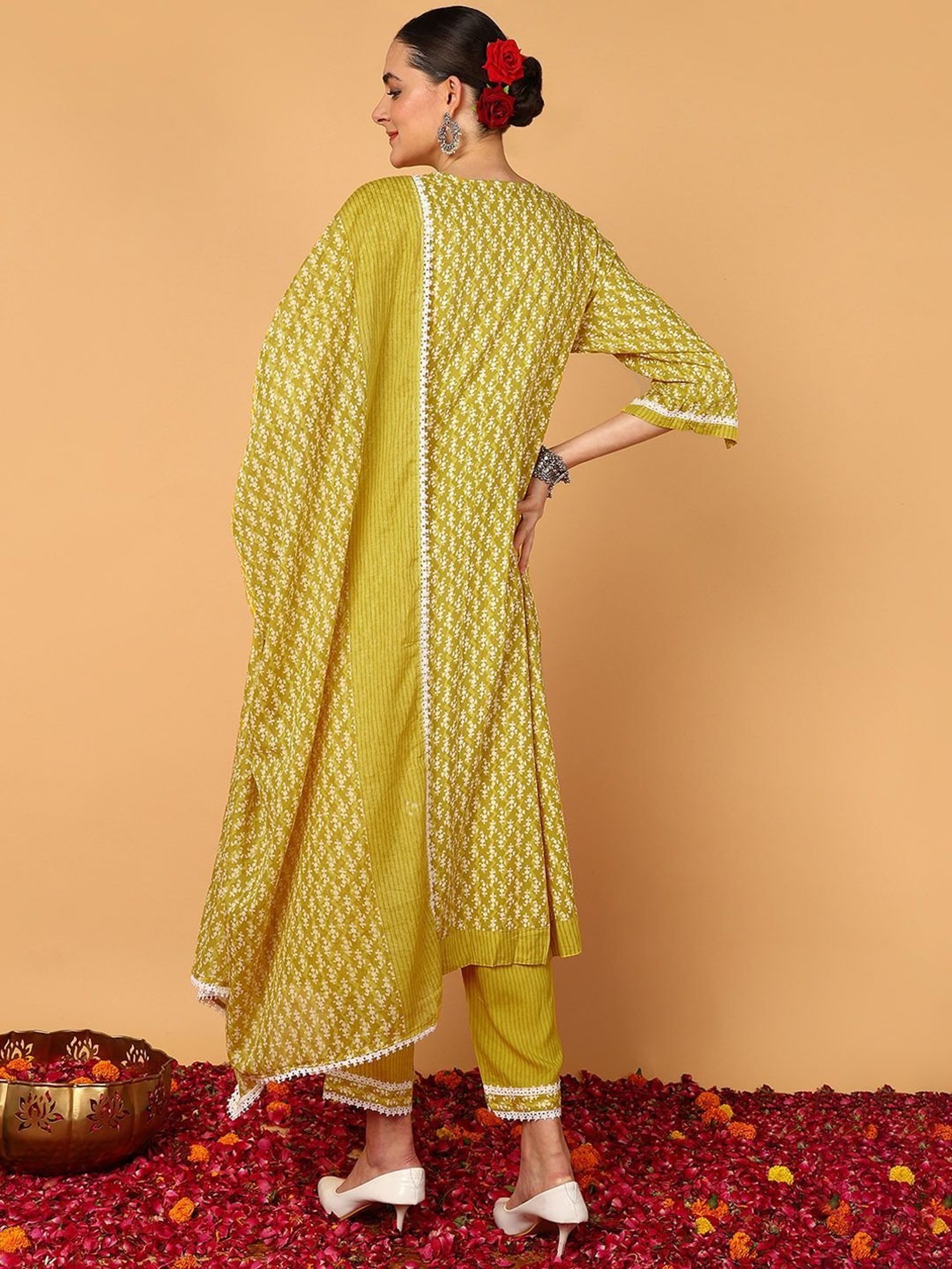 Vaamsi Green Printed Kurta Pant Set With Dupatta