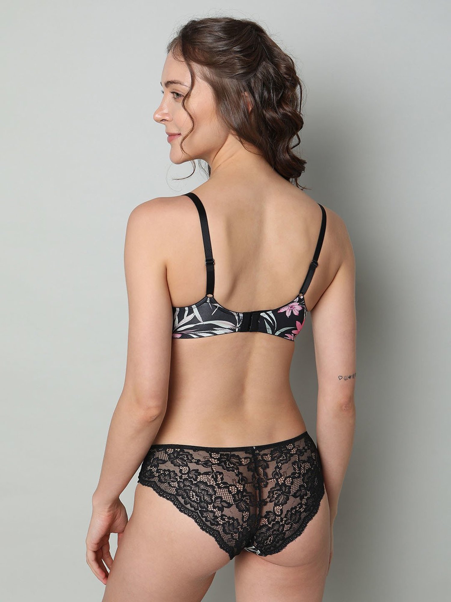 Vero Moda Intimates Black Floral Print Medium Coverage T-Shirt Bra