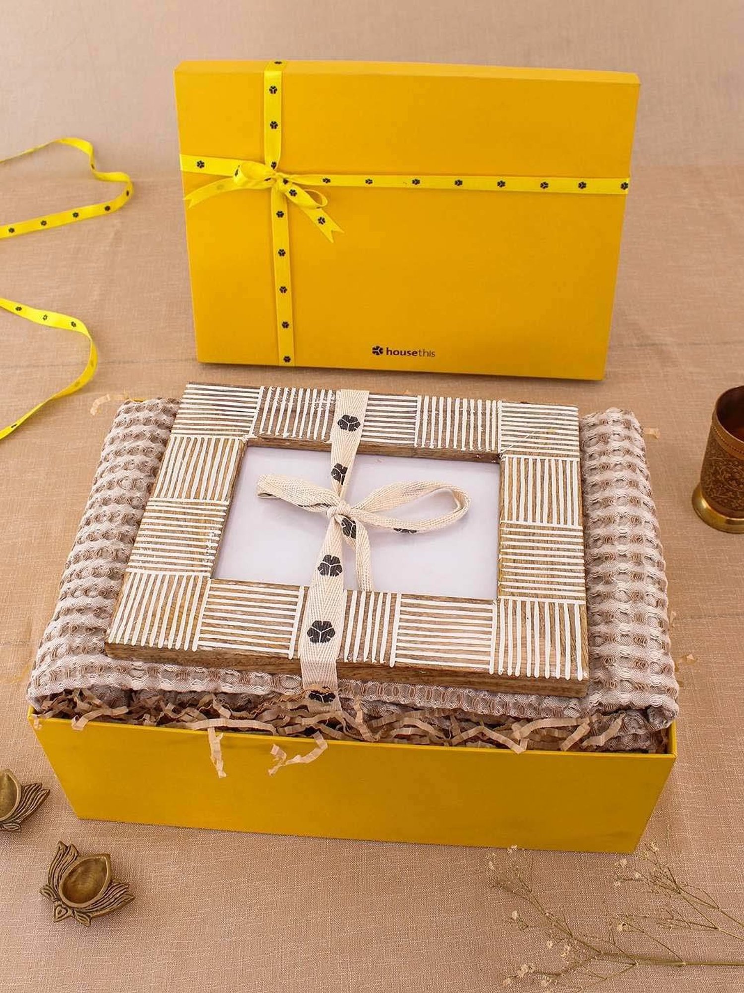 House This Kangto Brown & White Wood Photo Frame Gift Set