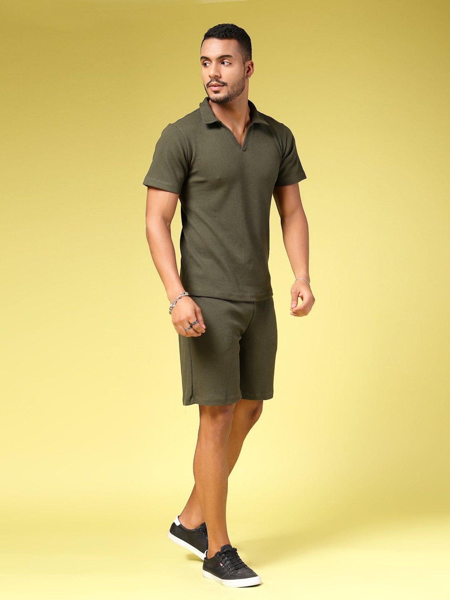 Rigo Olive Slim Fit Textured T-Shirt & Shorts Set